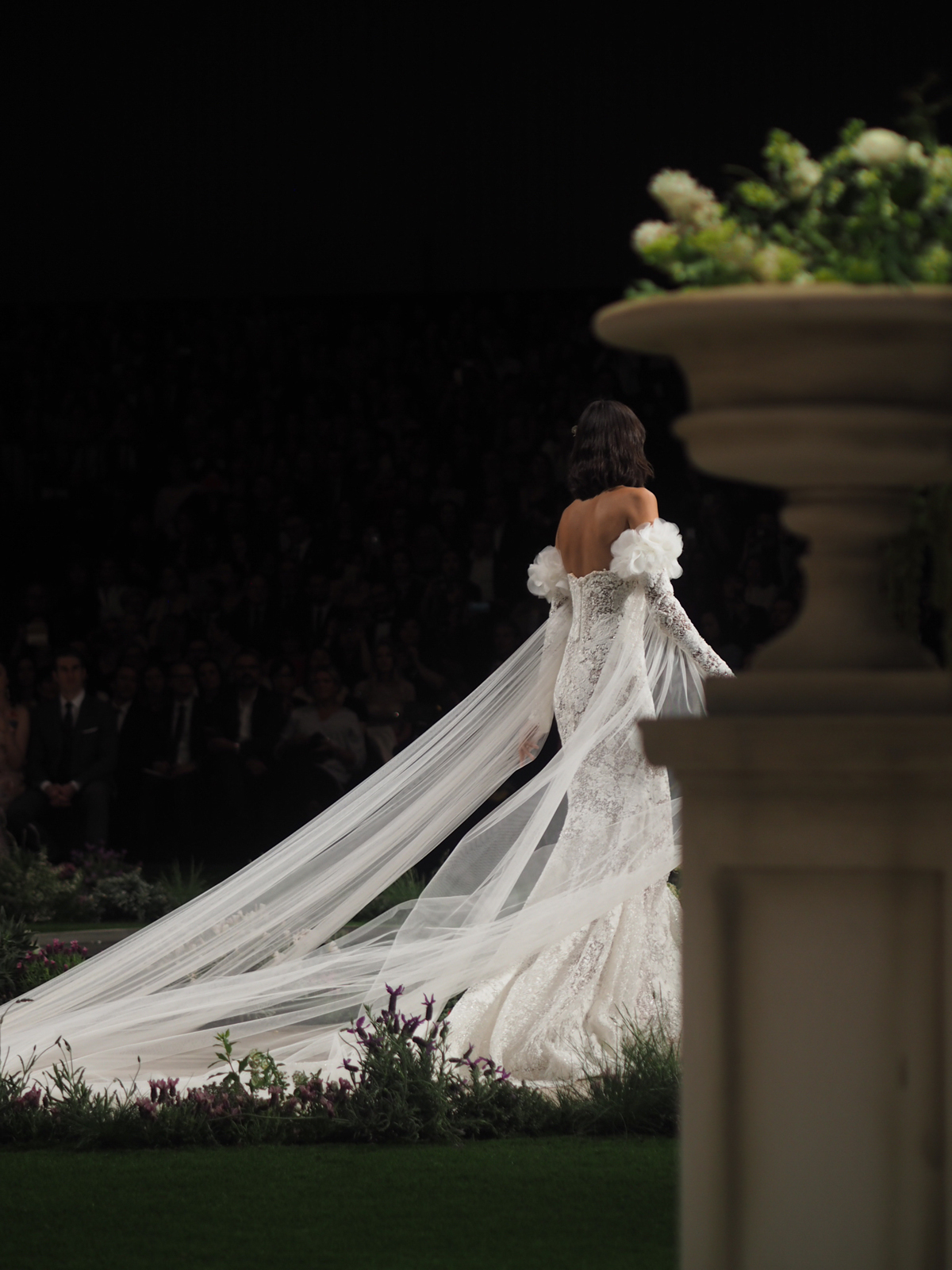 Pronovias veils 2019 top