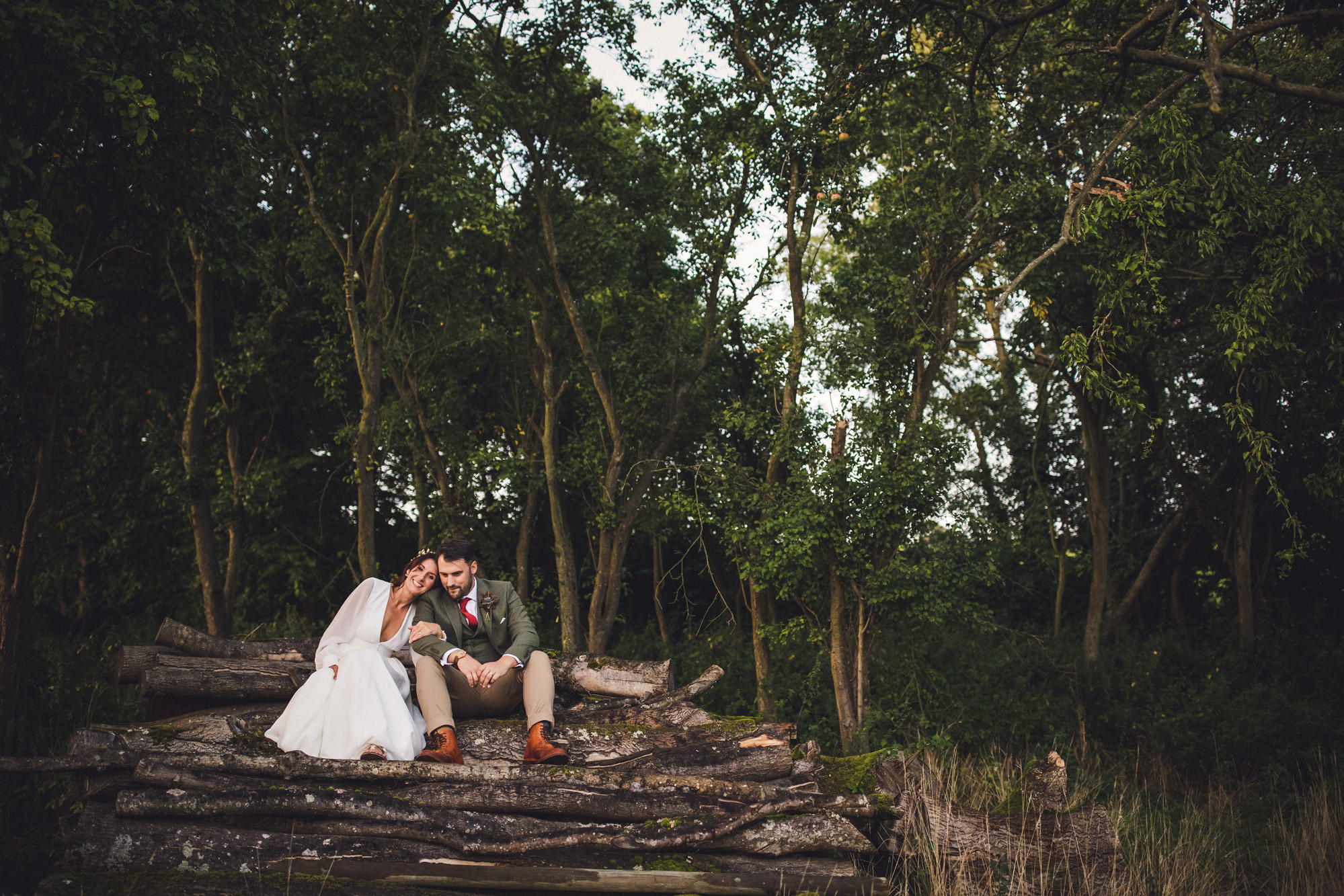 56 A 70s boho bride and her music inspired farm wedding