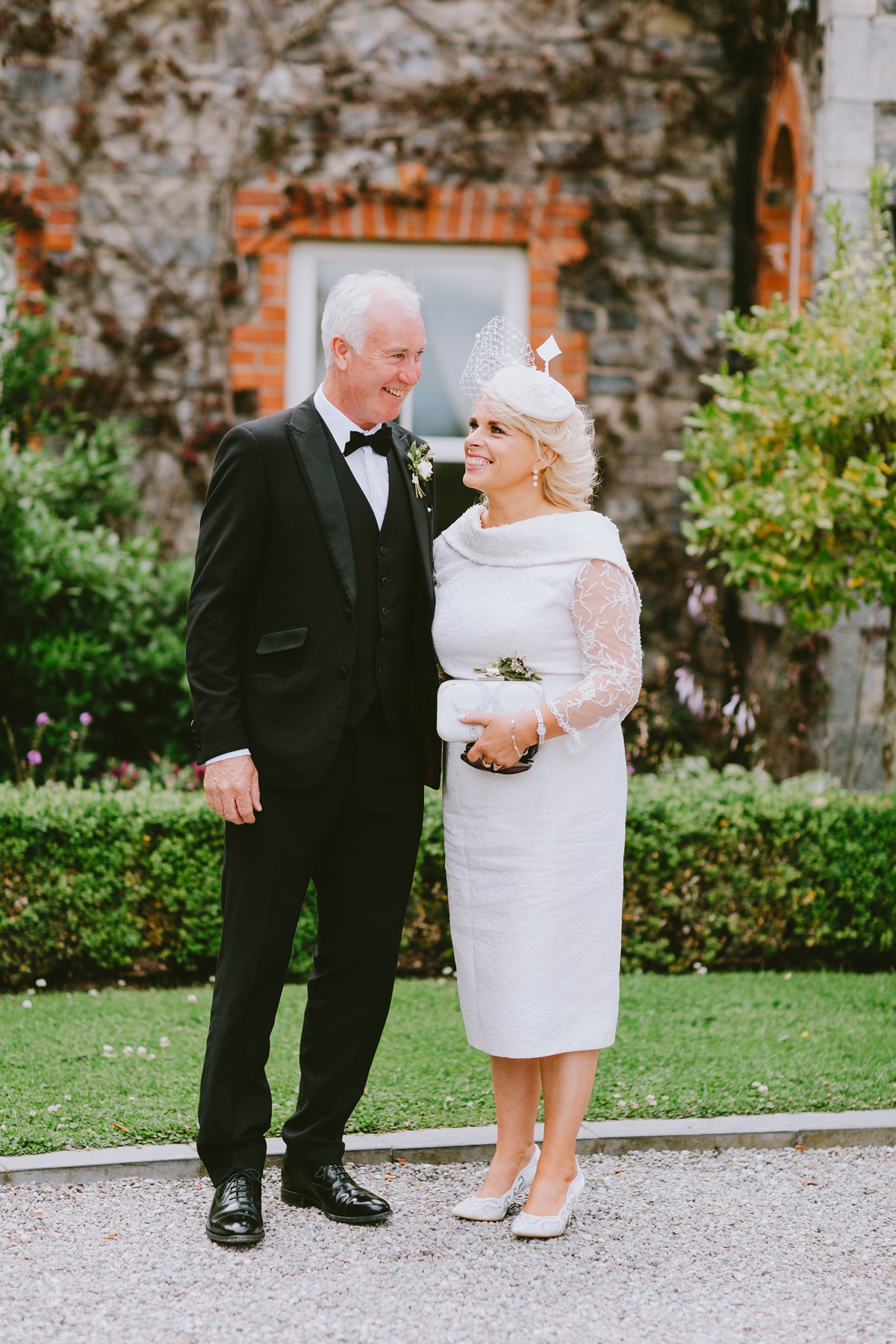 74 A Liz Martinez bride and glamorous Irish wedding