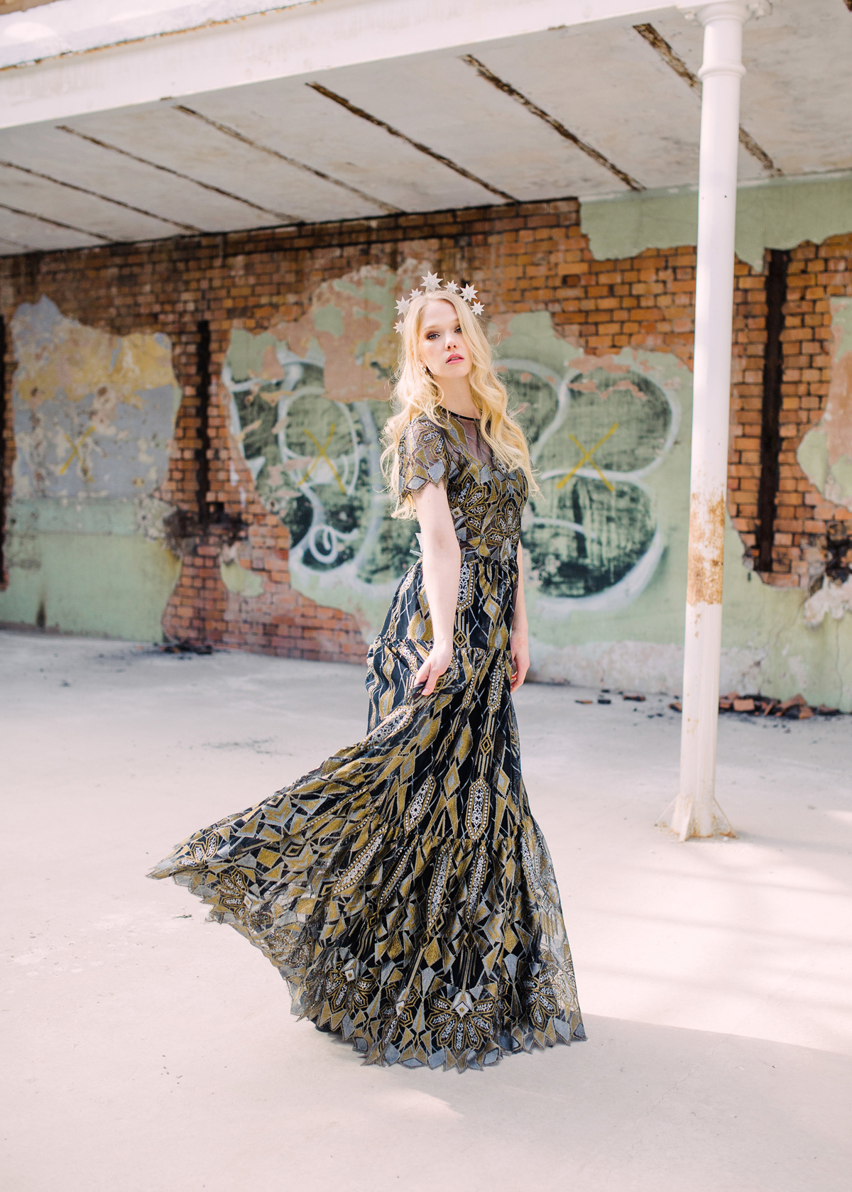 Celestial Headdress Hermione Harbutt AmyOBoyle Photography 375 pounds 4 - Modern, Contemporary and Avant Garde Occasionwear Headpieces by Artisan Designer Hermione Harbutt Celestial Headdress Hermione Harbutt AmyOBoyle Photography 375 pounds 4