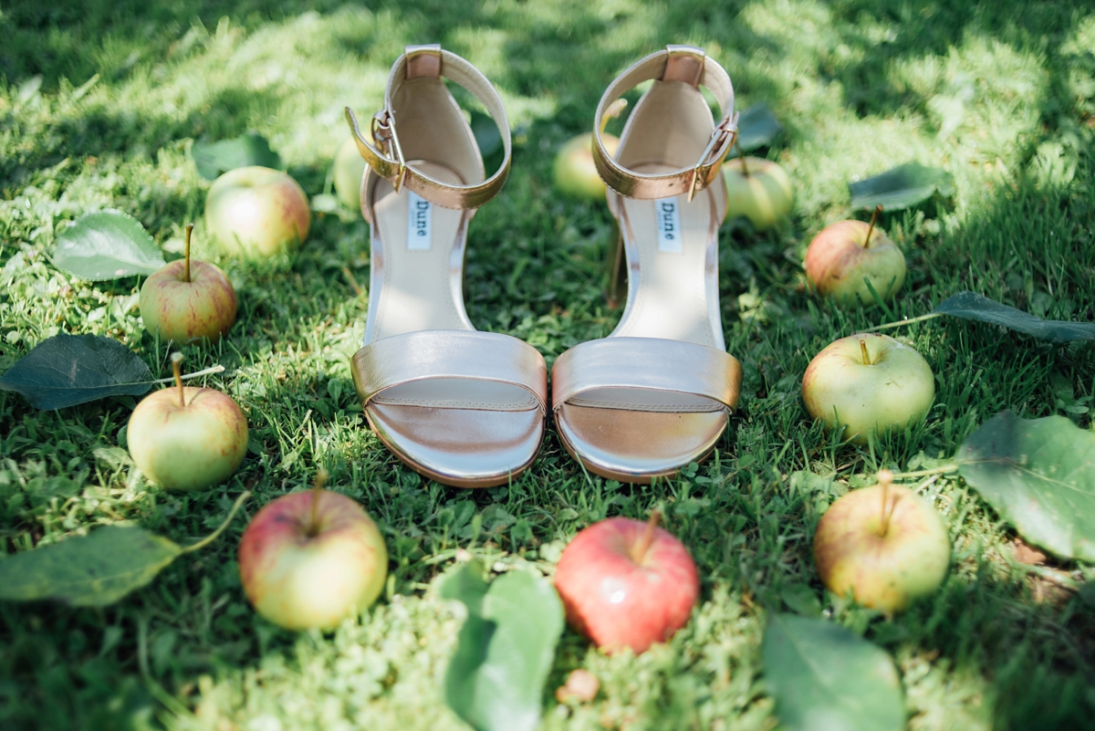 10 A handmade and natural outdoor wedding in Devon