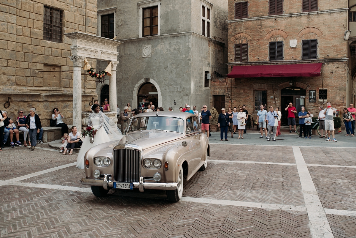 30 A glamorous wedding in an Italian villa