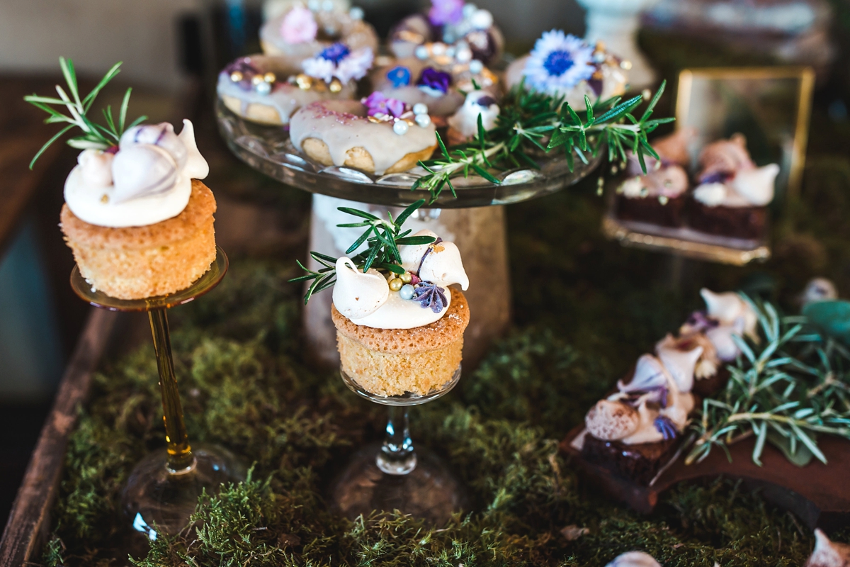 5 Elegant and flowery wedding cakes
