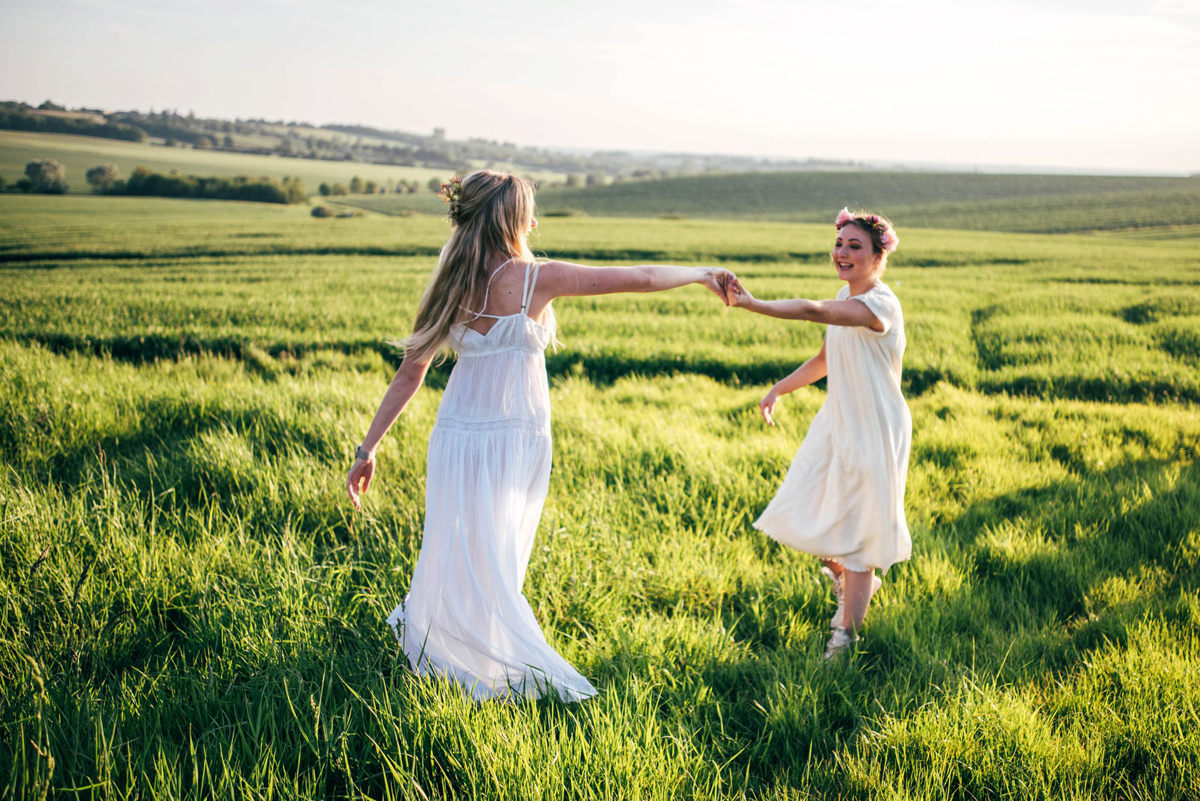 101 Whisky and roses bridal editorial - Whisky and Roses: A Delightful Barn Wedding Editorial 101 Whisky and roses bridal editorial