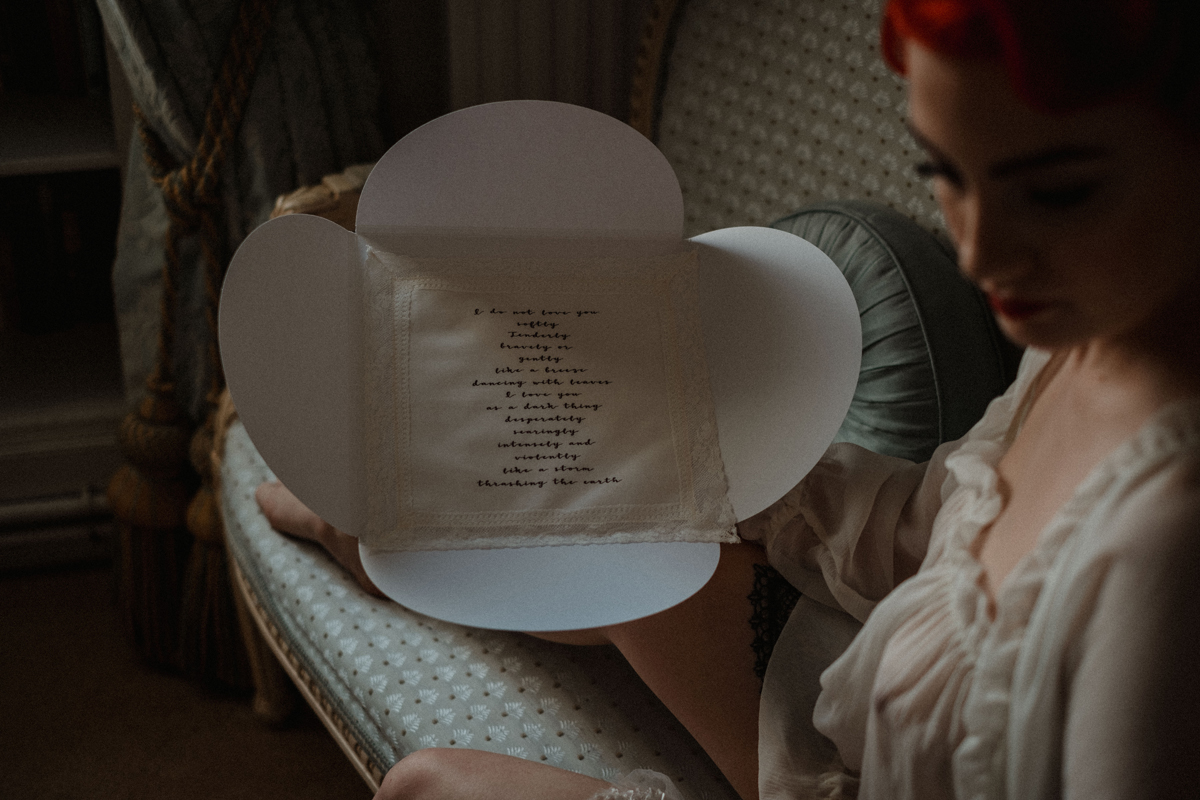 125 Tasteful elegant and glamorous retro inspired bridal boudoir