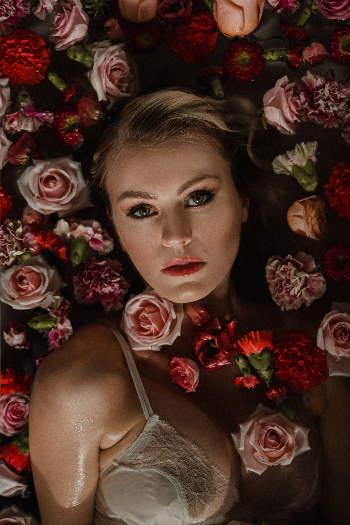143 Tasteful elegant and glamorous retro inspired bridal boudoir