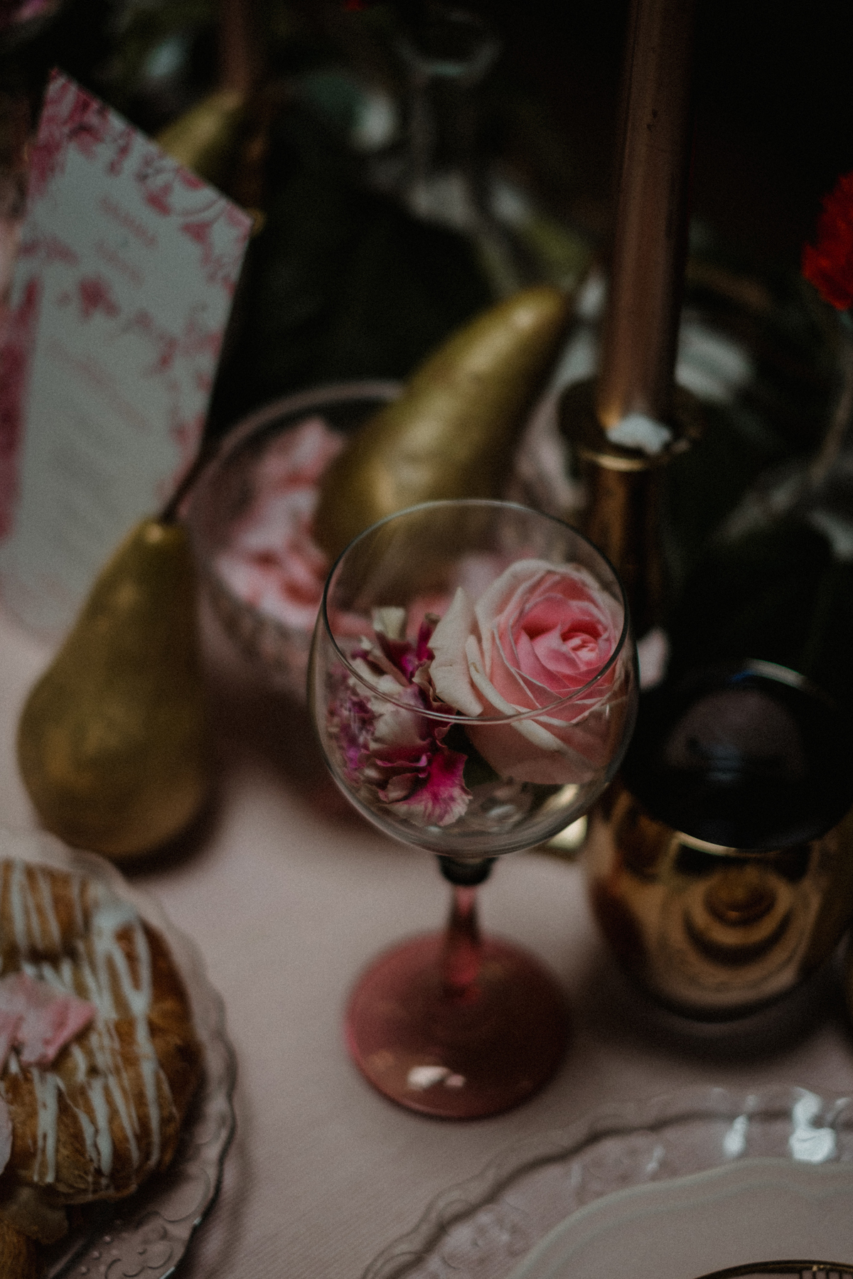 15 Tasteful elegant and glamorous retro inspired bridal boudoir