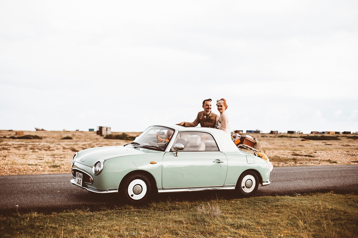 16 A quirky modern and colourful disused lighthouse wedding