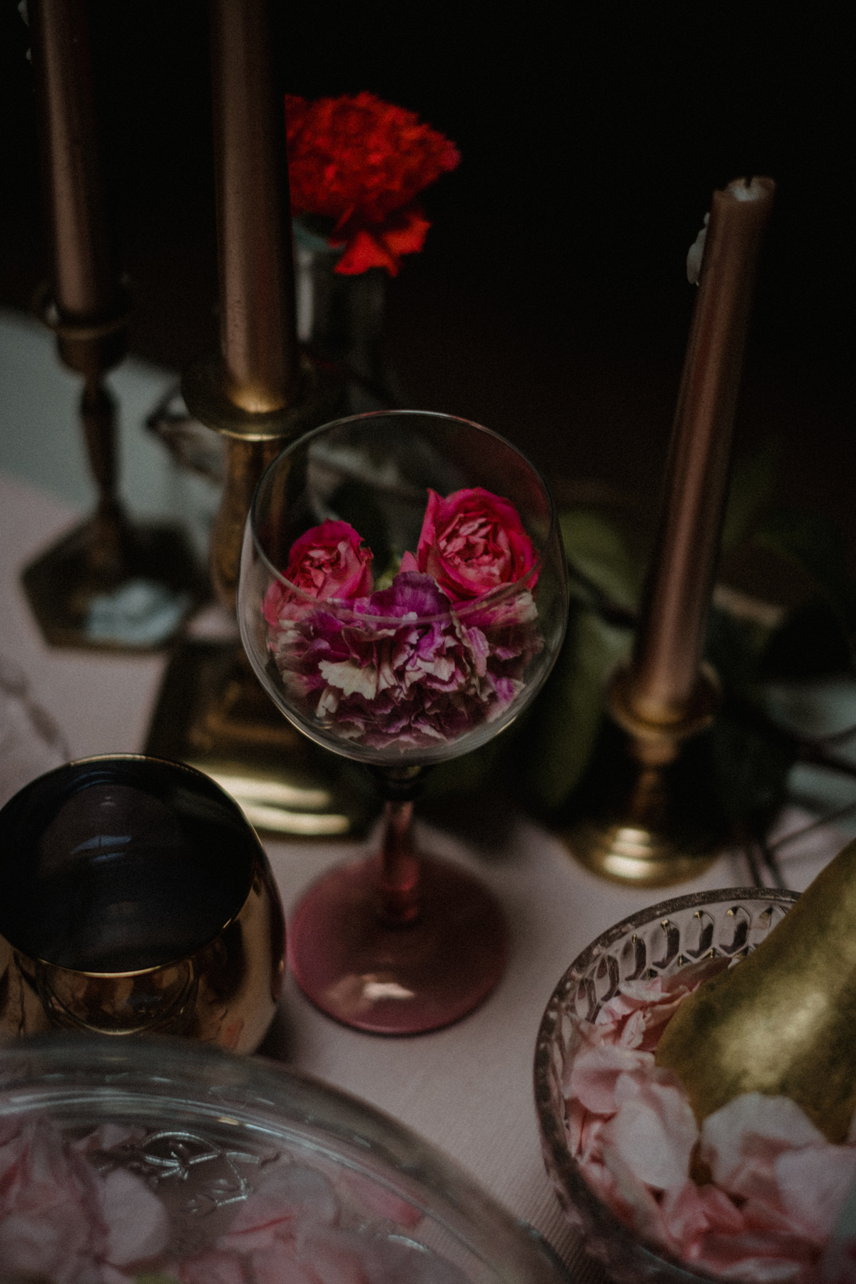 19 Tasteful elegant and glamorous retro inspired bridal boudoir