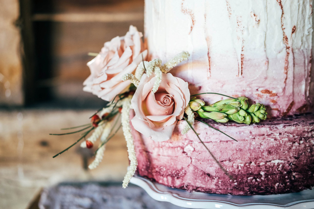 19 Whisky and roses bridal editorial - Whisky and Roses: A Delightful Barn Wedding Editorial 19 Whisky and roses bridal editorial
