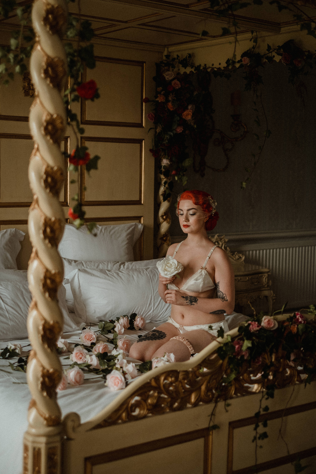 23 Tasteful elegant and glamorous retro inspired bridal boudoir