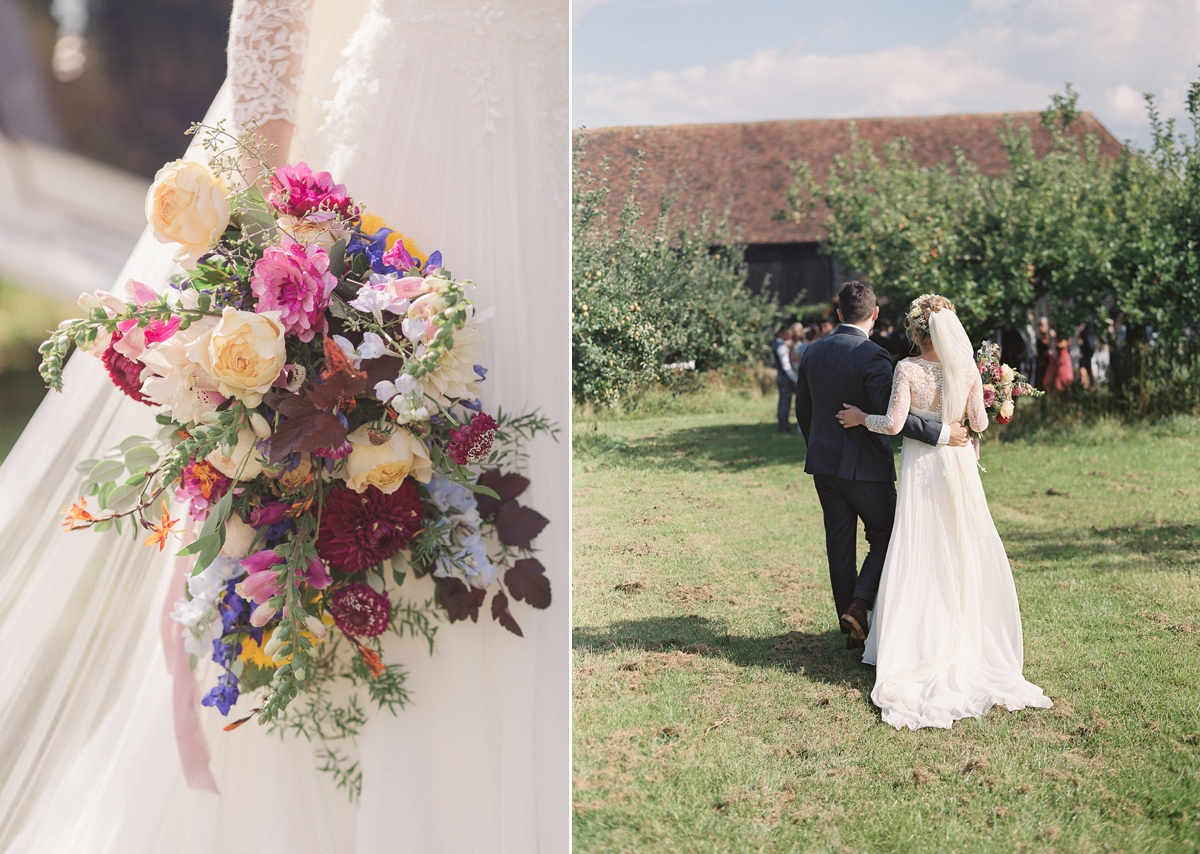 29 A Raimon Bundo dress for a DIY colourful and charming barn wedding