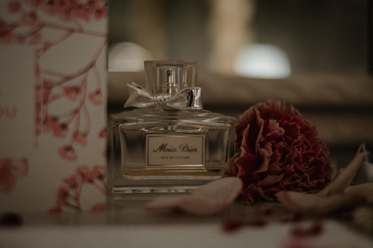3 Tasteful elegant and glamorous retro inspired bridal boudoir