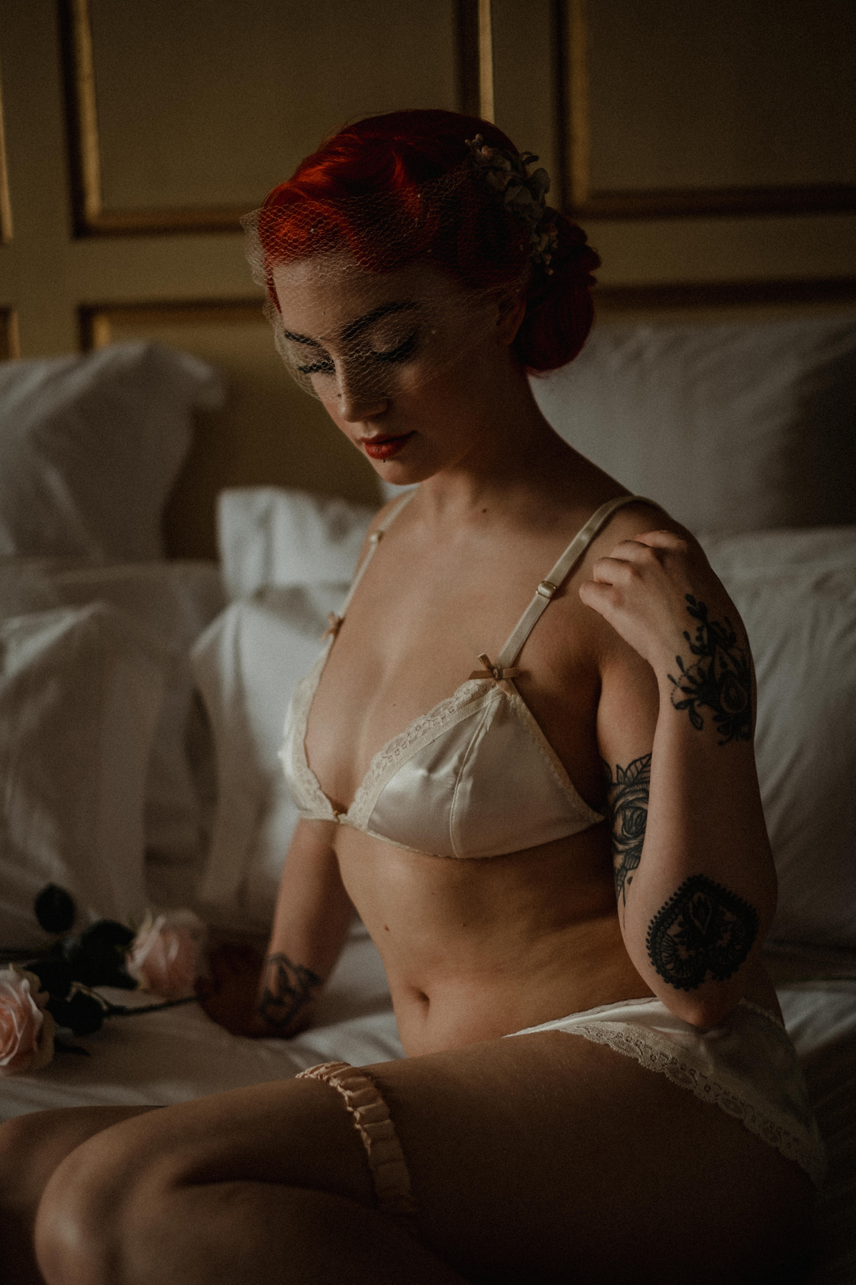 32 Tasteful elegant and glamorous retro inspired bridal boudoir