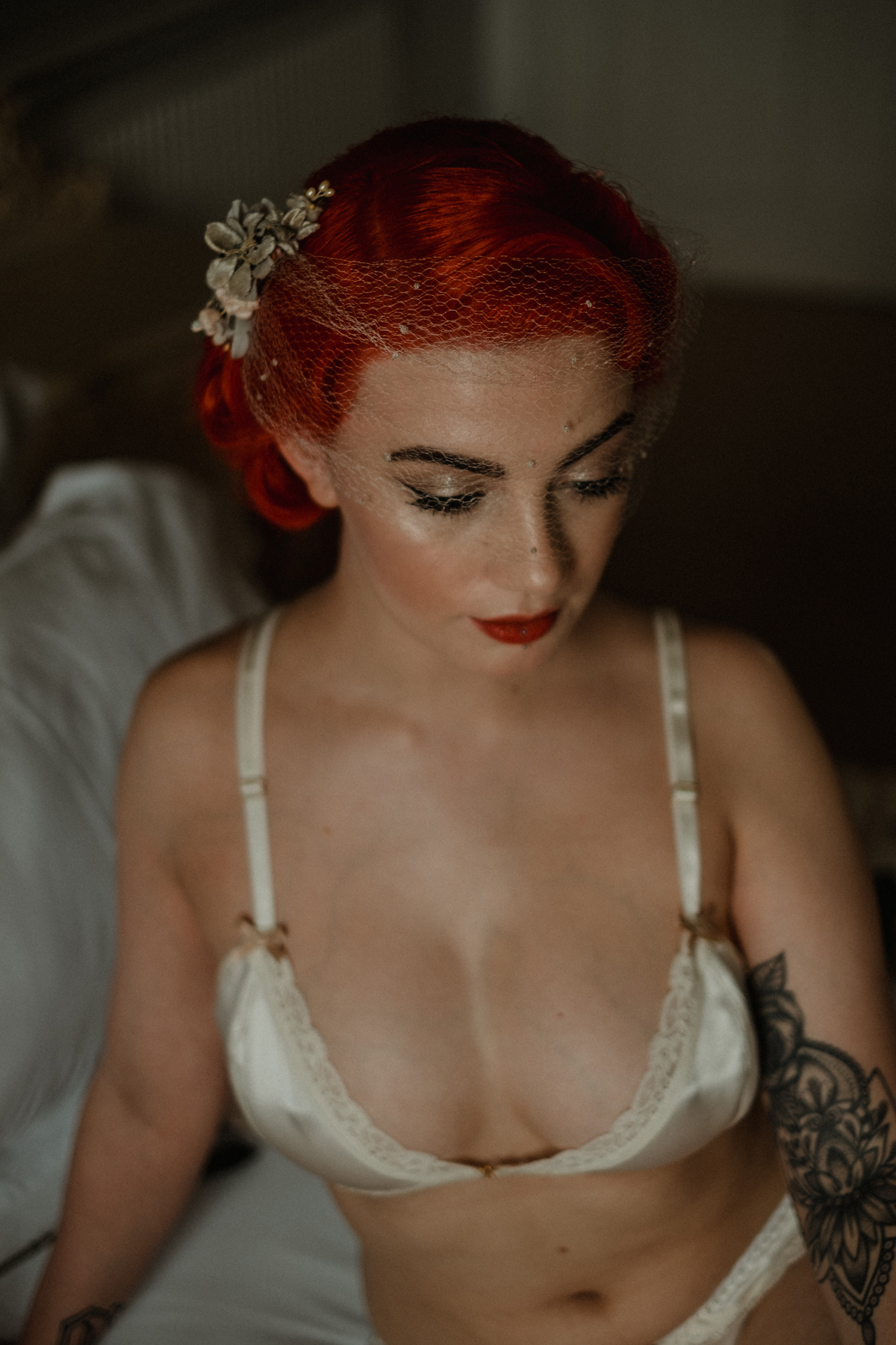 36 Tasteful elegant and glamorous retro inspired bridal boudoir
