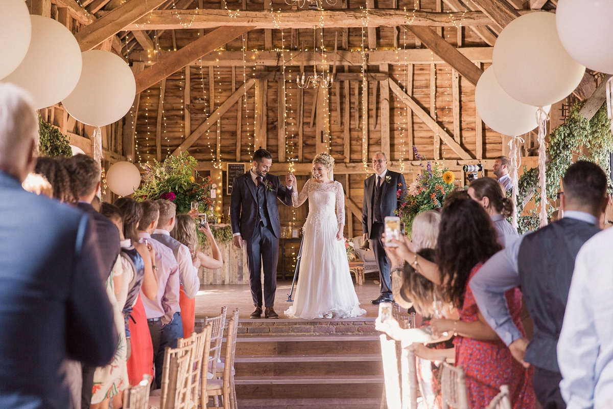 41 A Raimon Bundo dress for a DIY colourful and charming barn wedding