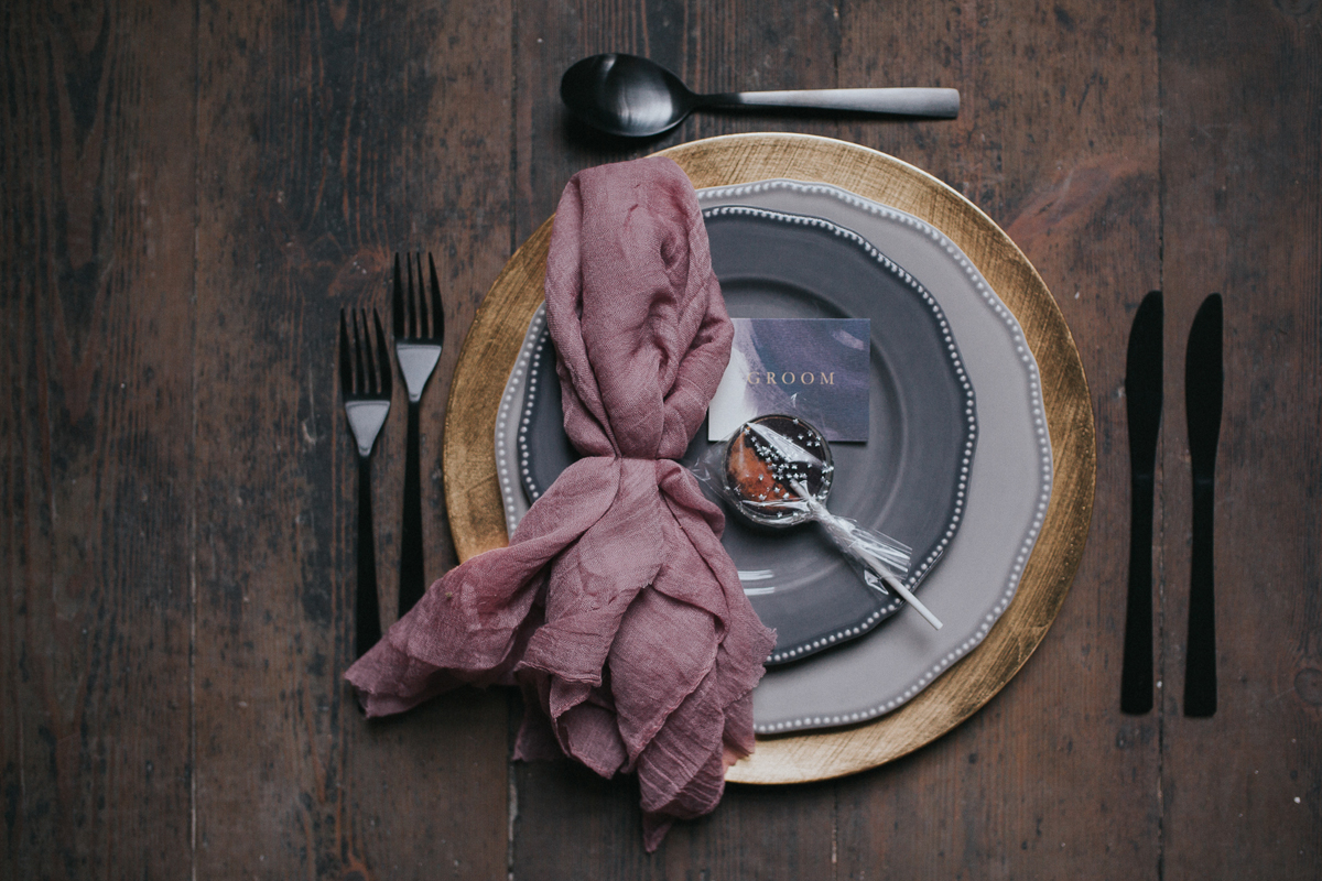 43 A celestial and Ultra Violet Pantone colour of the year 2018 inspired wedding editorial