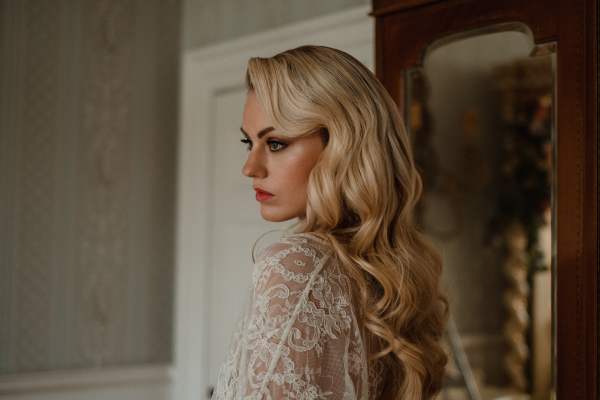 58 Tasteful elegant and glamorous retro inspired bridal boudoir
