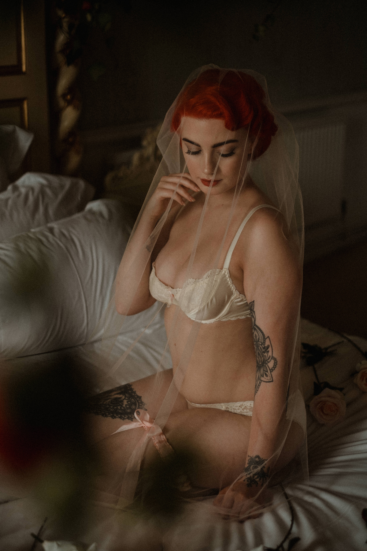 65 Tasteful elegant and glamorous retro inspired bridal boudoir