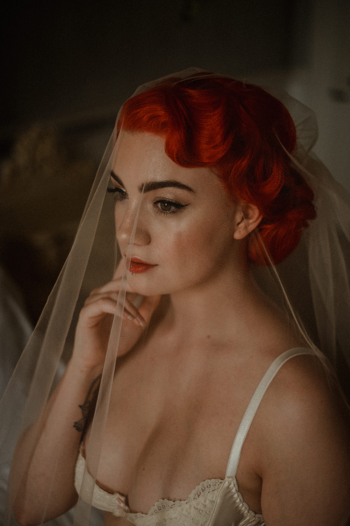 67 Tasteful elegant and glamorous retro inspired bridal boudoir