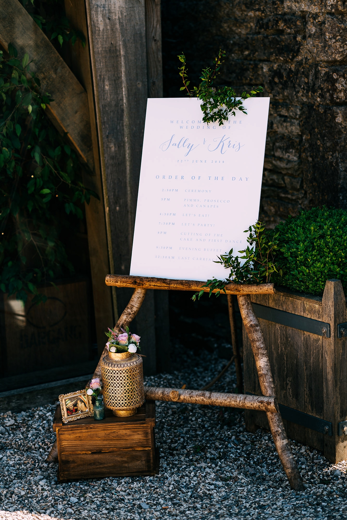 7 A beautiful summery Midsummer Nights Dream inspired wedding