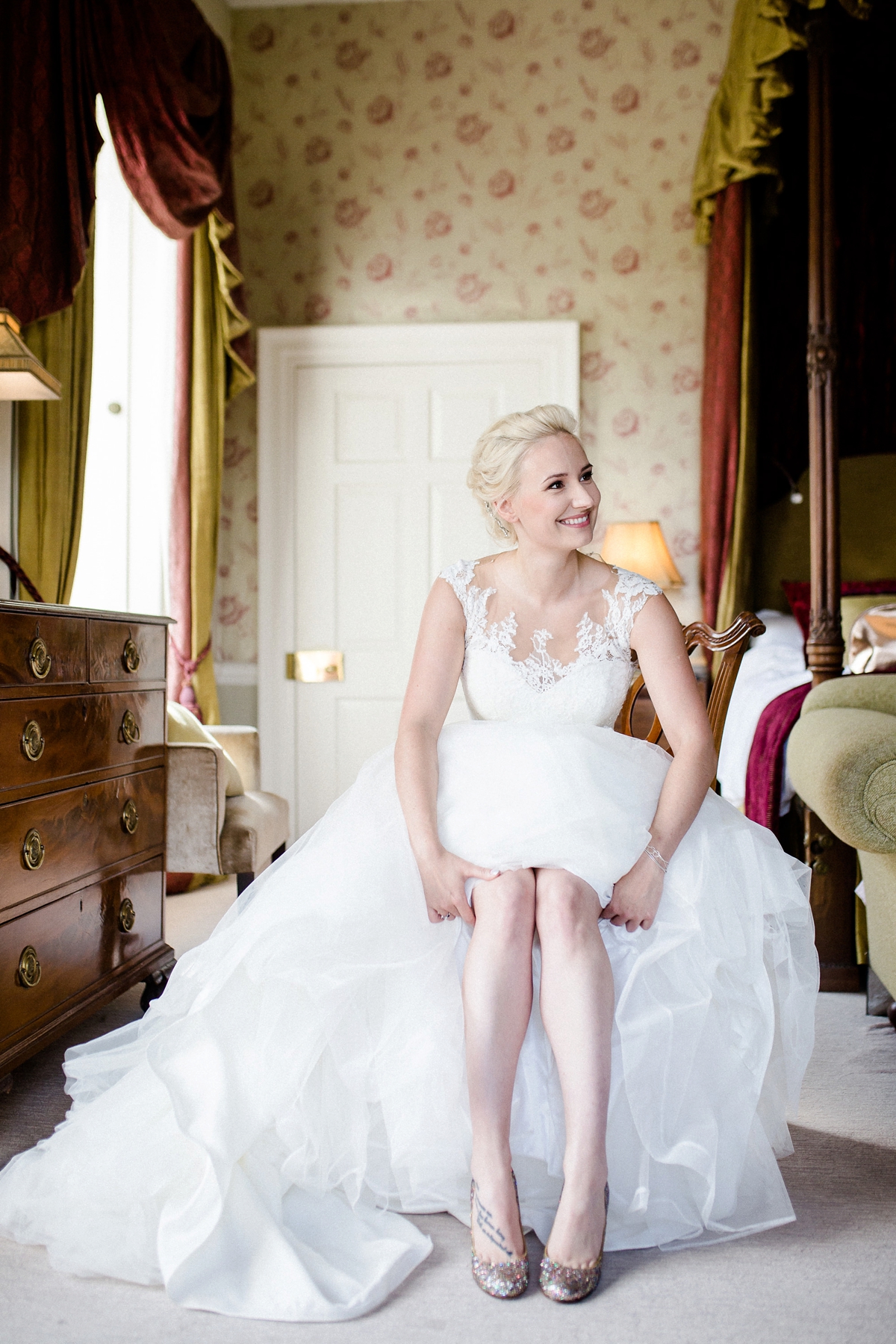 7 An elegant Pronovias gown for a classic country house wedding