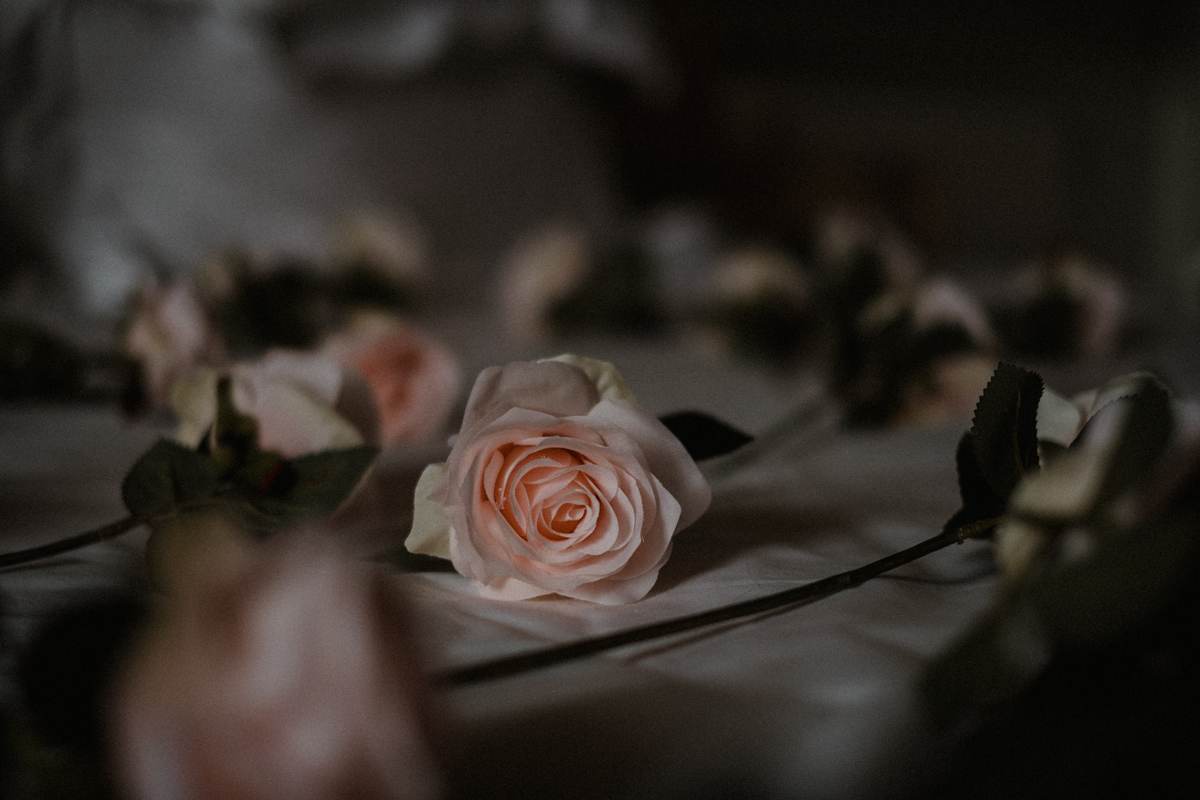 7 Tasteful elegant and glamorous retro inspired bridal boudoir