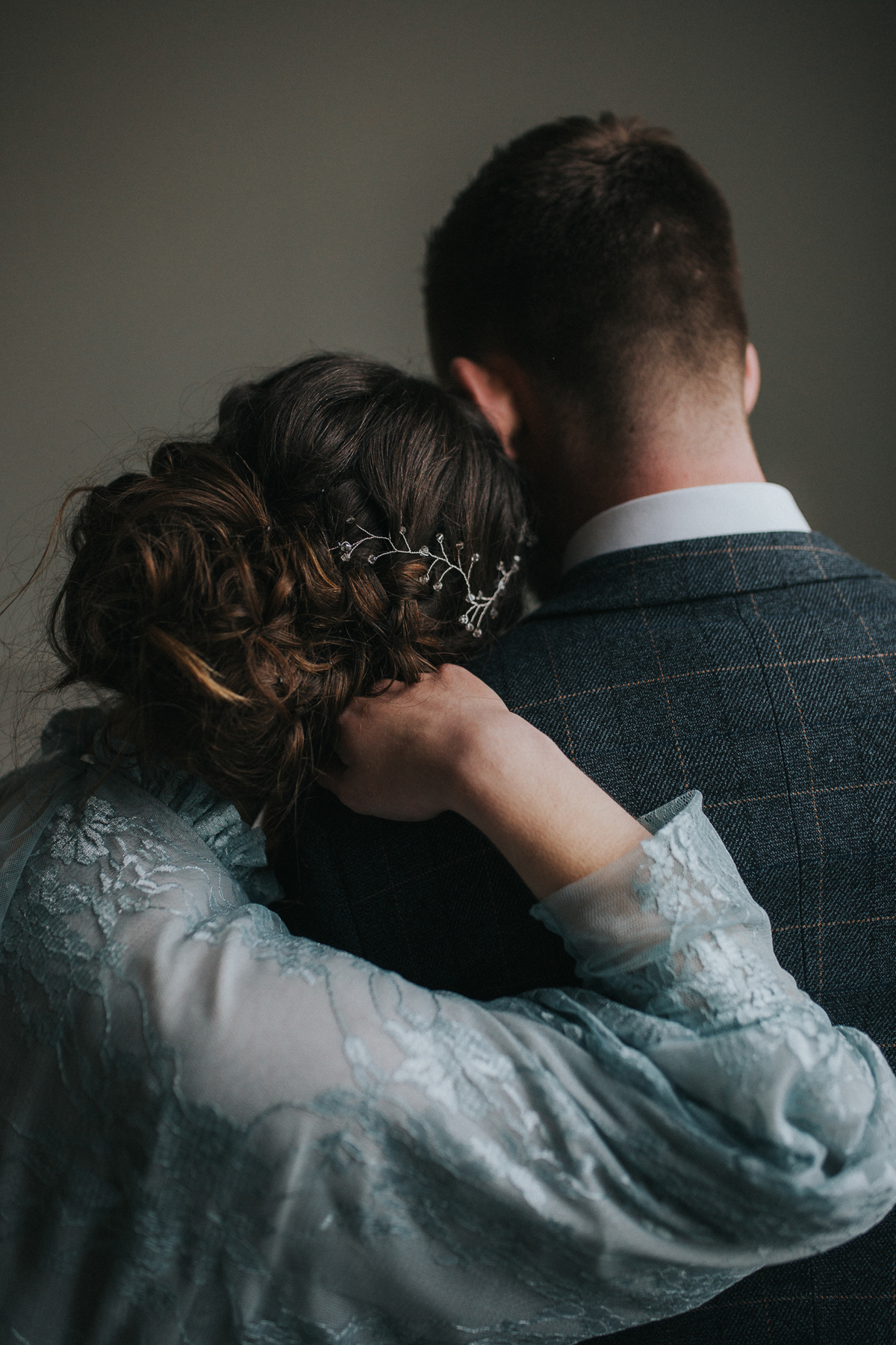 70 A celestial and Ultra Violet Pantone colour of the year 2018 inspired wedding editorial