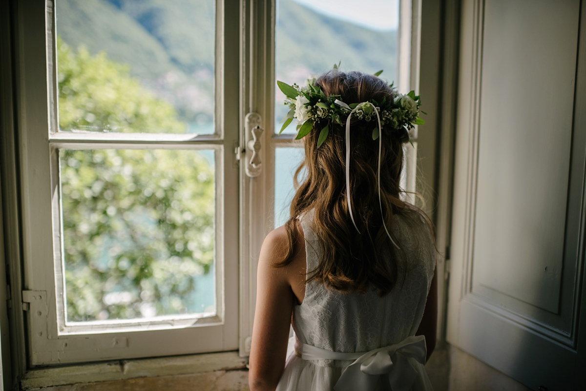 16 A Monique Lhuillier gown for a romantic summer villa wedding on Lake Como in Italy