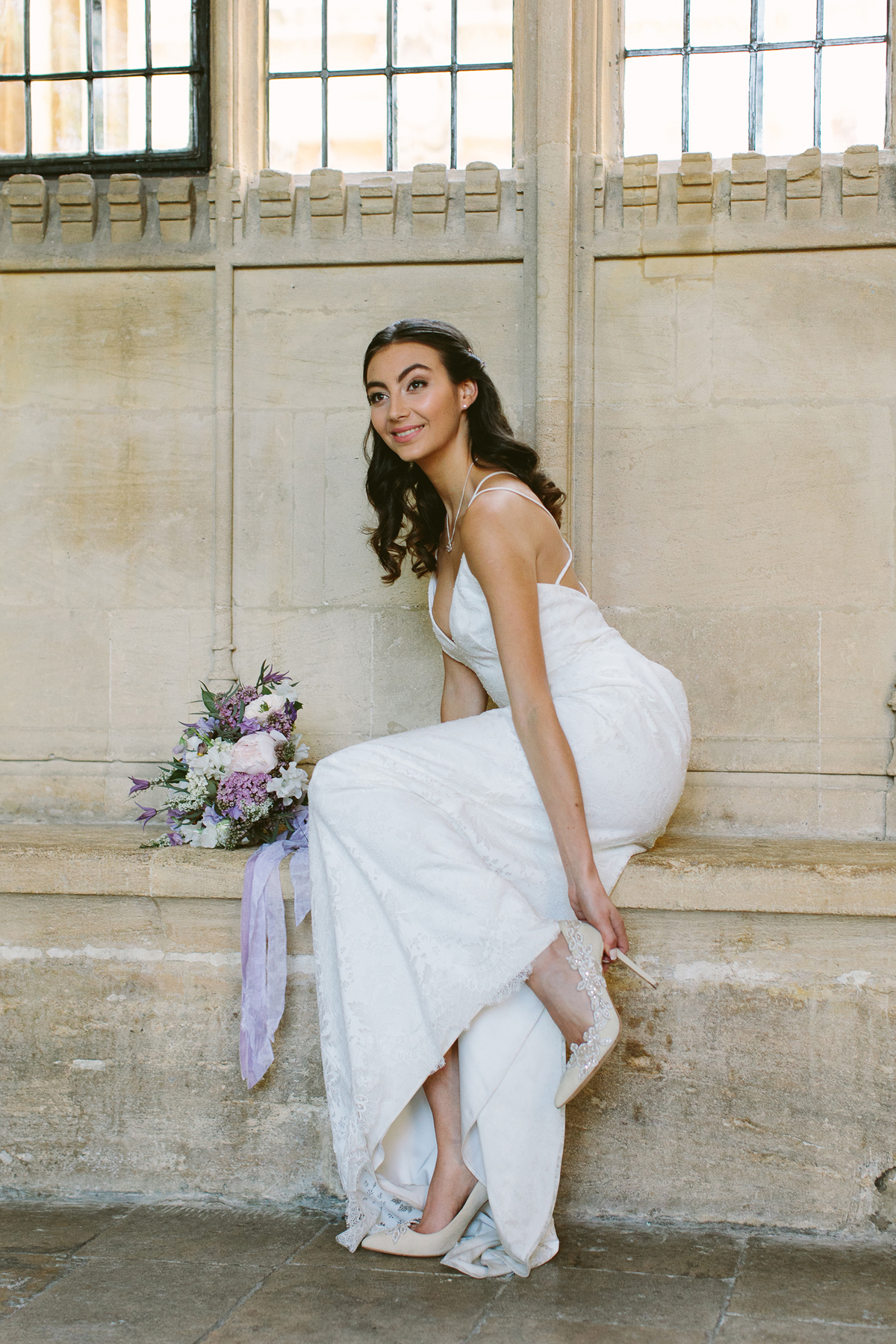 19 Romantic English Spring flower filled wedding inspiration at the Bodleian Libraries in