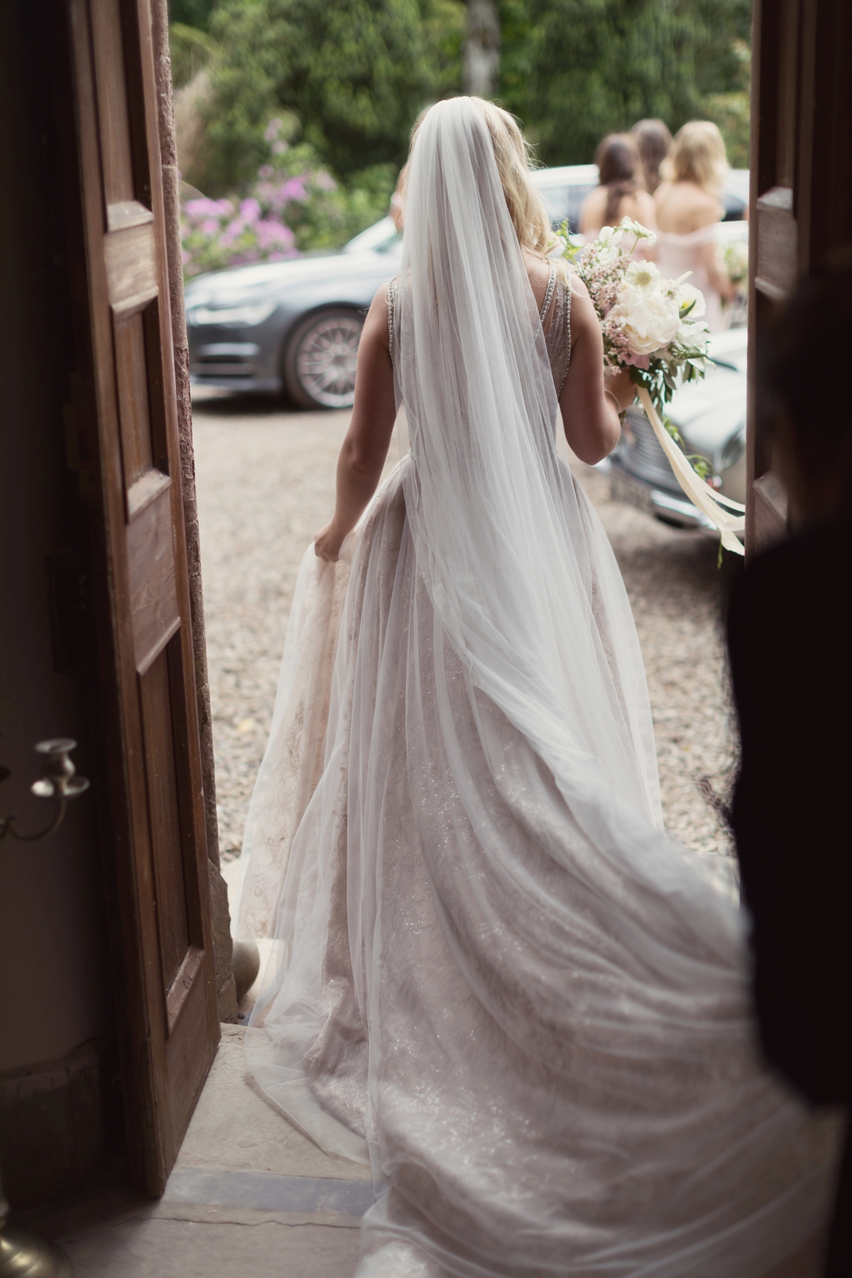 20 A Galia Lahav gown and accents of marble and gold for a scottish castle wedding