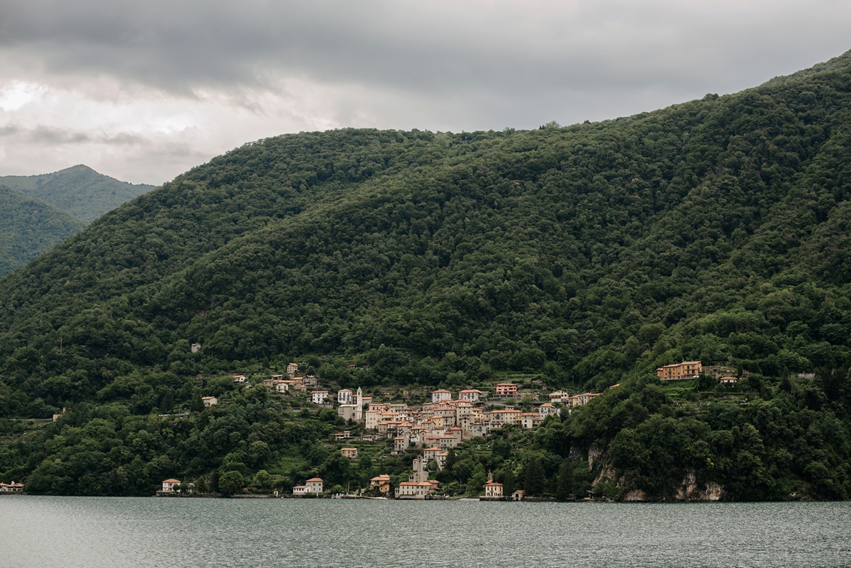 3 A Monique Lhuillier gown for a romantic summer villa wedding on Lake Como in Italy