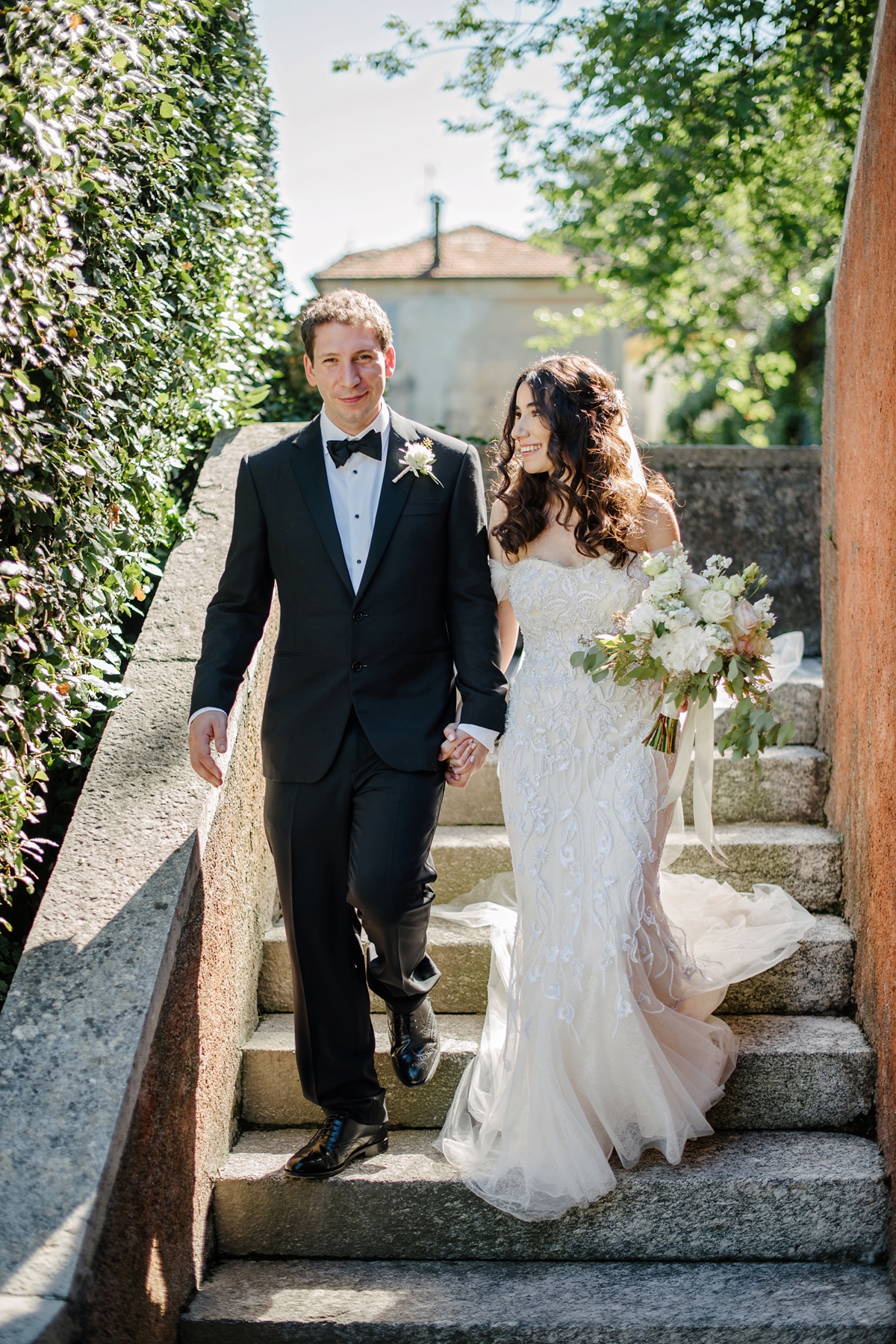 34 A Monique Lhuillier gown for a romantic summer villa wedding on Lake Como in Italy