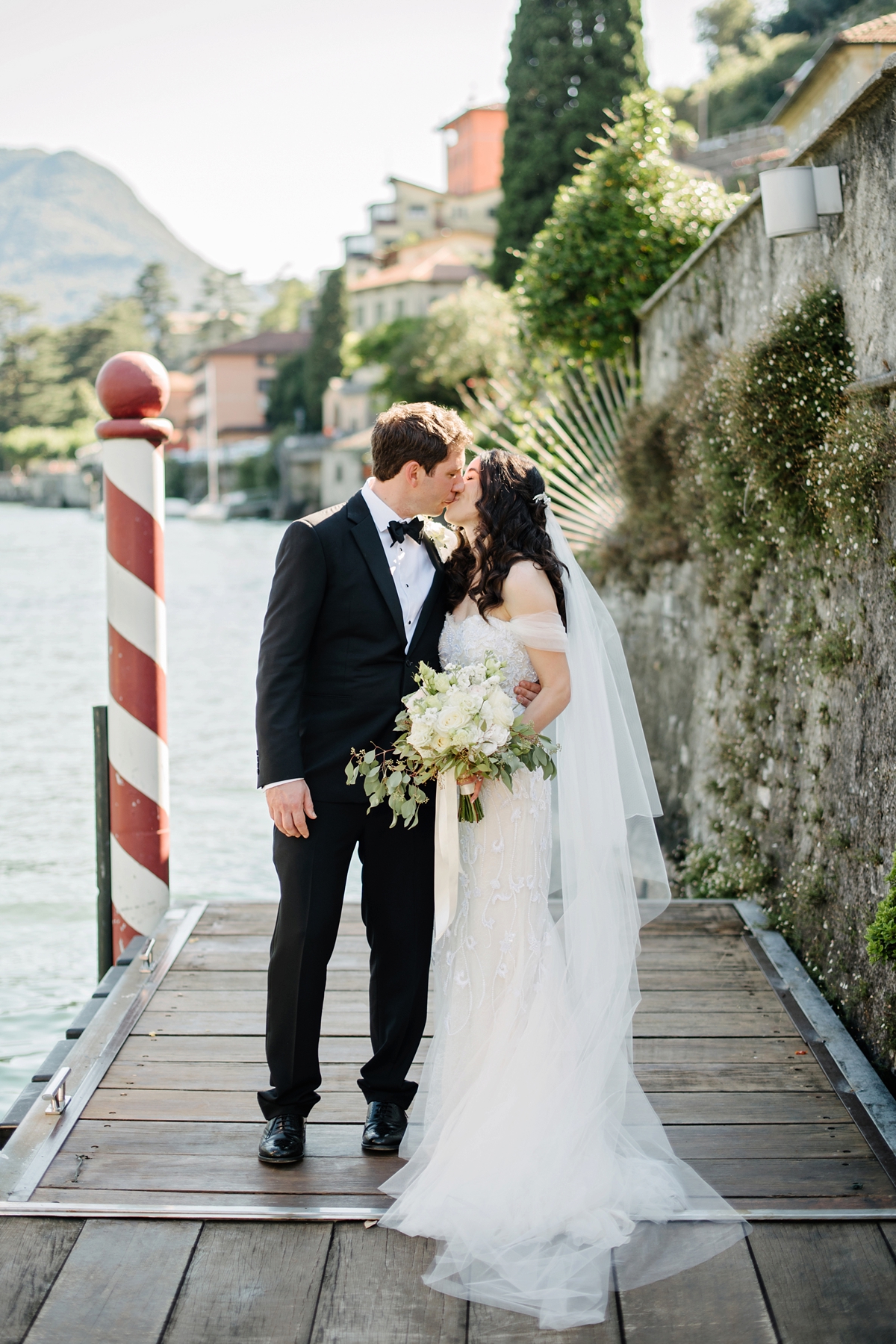 38 A Monique Lhuillier gown for a romantic summer villa wedding on Lake Como in Italy