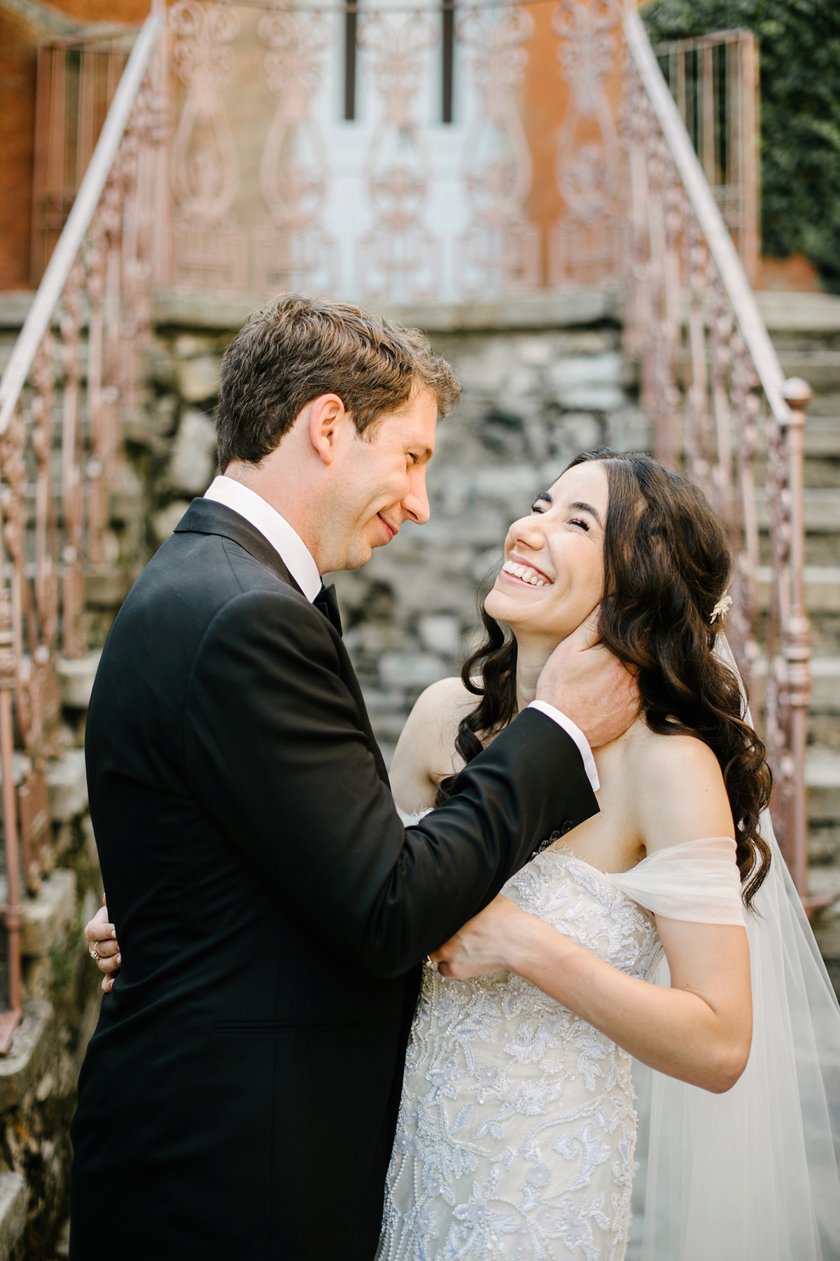 39 A Monique Lhuillier gown for a romantic summer villa wedding on Lake Como in Italy