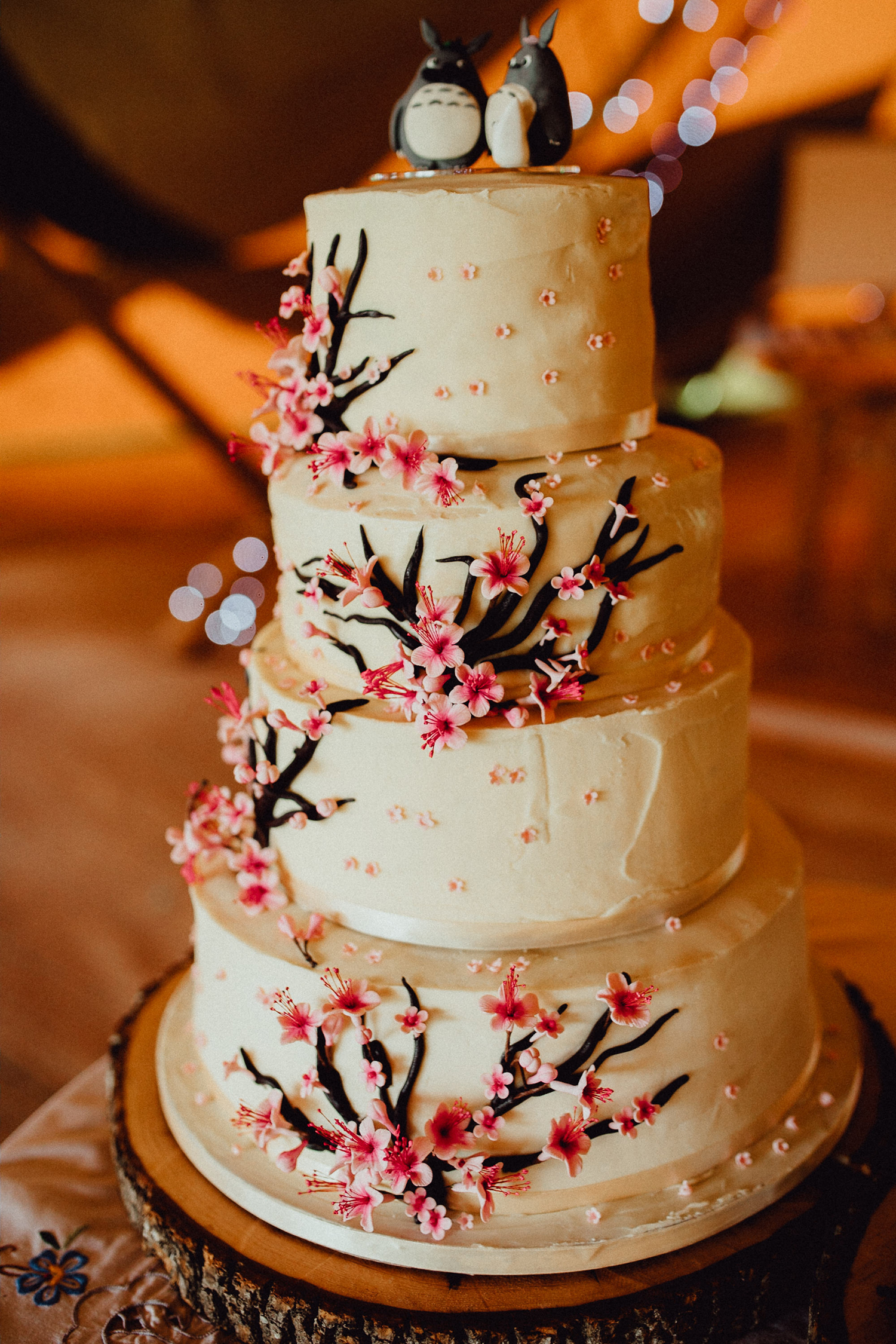 4 Festival wedding cake