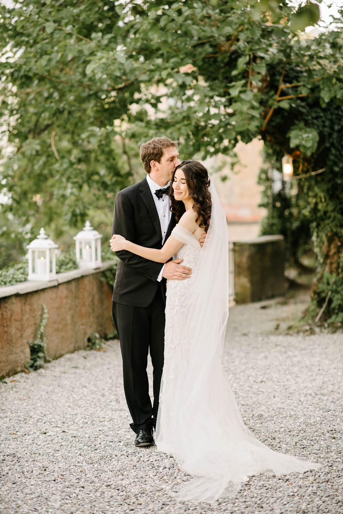 43 A Monique Lhuillier gown for a romantic summer villa wedding on Lake Como in Italy