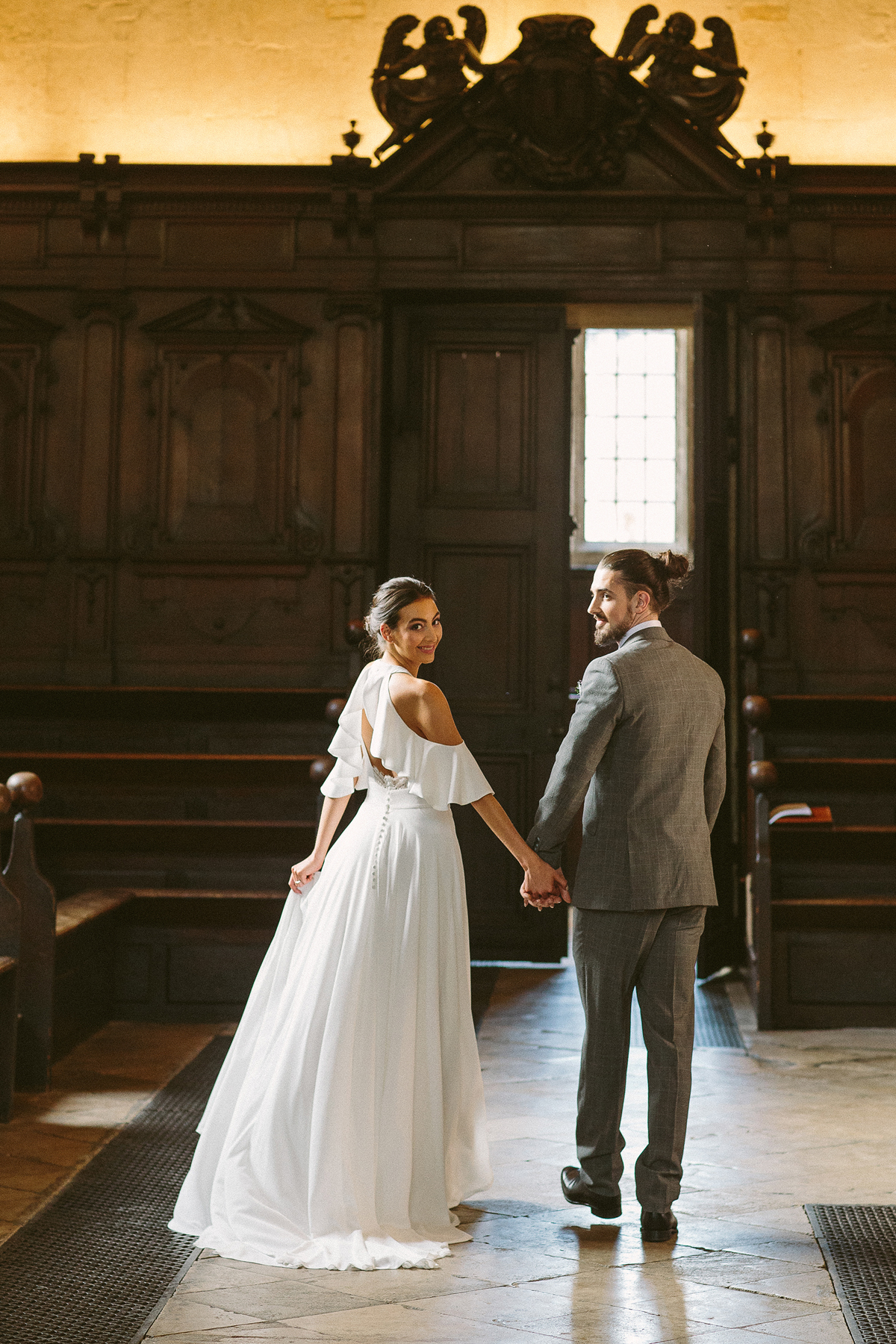 70 Romantic English Spring flower filled wedding inspiration at the Bodleian Libraries in