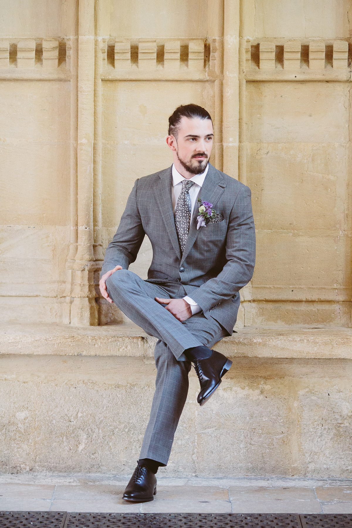 83 Romantic English Spring flower filled wedding inspiration at the Bodleian Libraries in