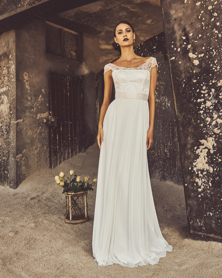 Elbeth Gillis D0211 Claire Front 2 - Elbeth Gillis - Luxuriously handcrafted couture wedding dresses, creating soft, feminine modern bridal wear Elbeth Gillis D0211 Claire Front 2