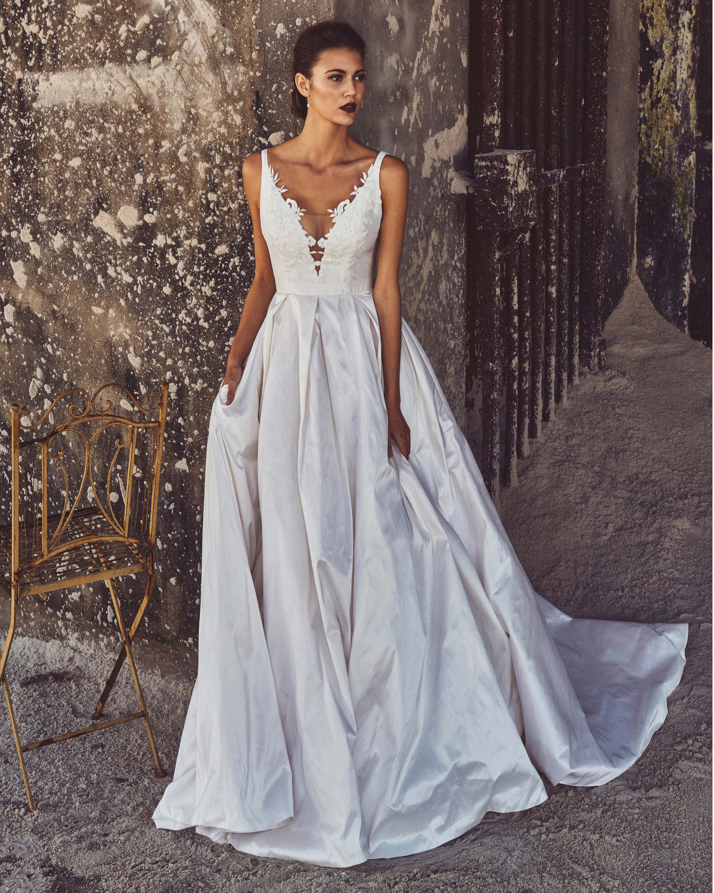 Elbeth Gillis D6016 Annabelle - Elbeth Gillis - Luxuriously handcrafted couture wedding dresses, creating soft, feminine modern bridal wear Elbeth Gillis D6016 Annabelle