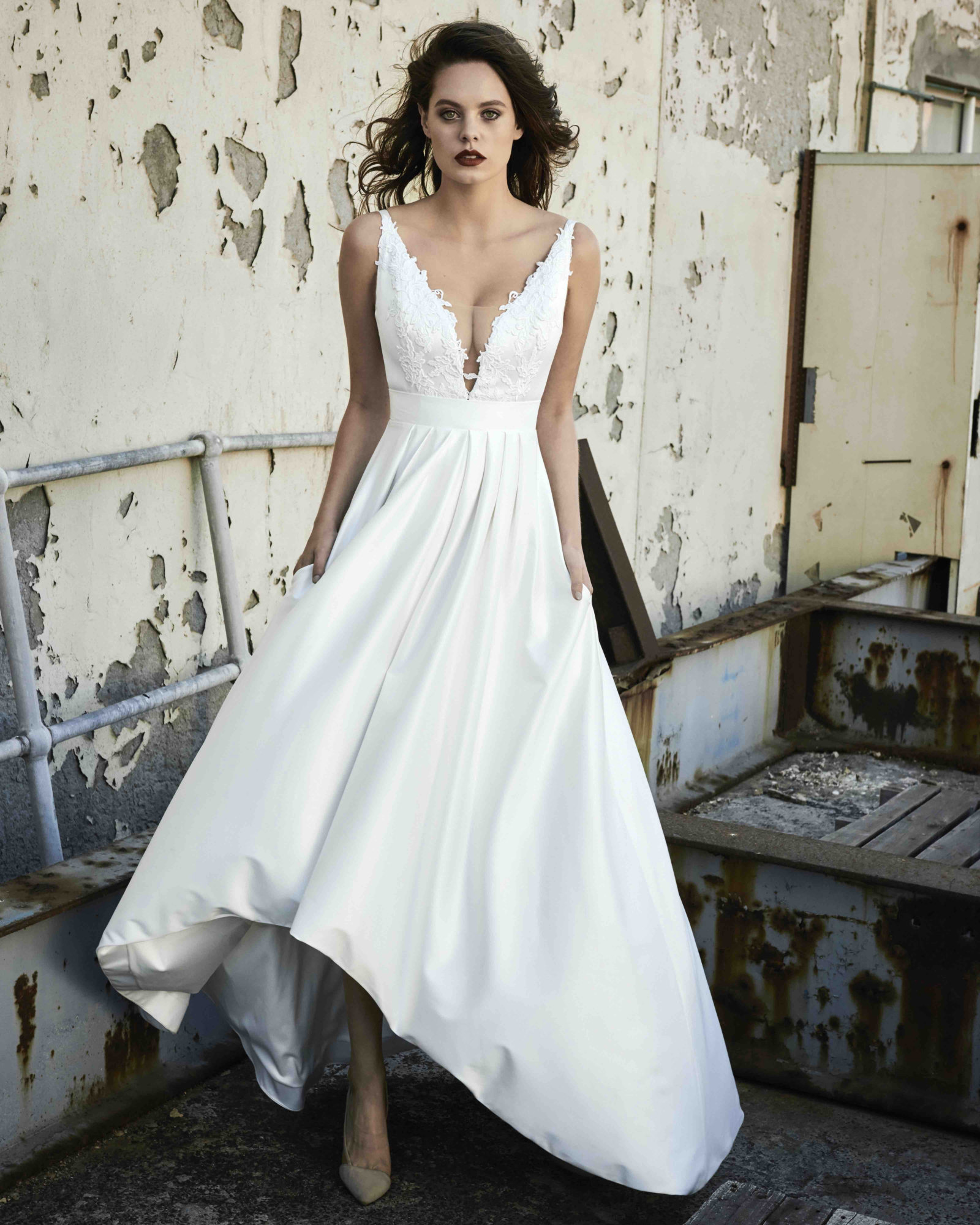 Elbeth Gillis D8317 Sarah Front 1 - Elbeth Gillis - Luxuriously handcrafted couture wedding dresses, creating soft, feminine modern bridal wear Elbeth Gillis D8317 Sarah Front 1