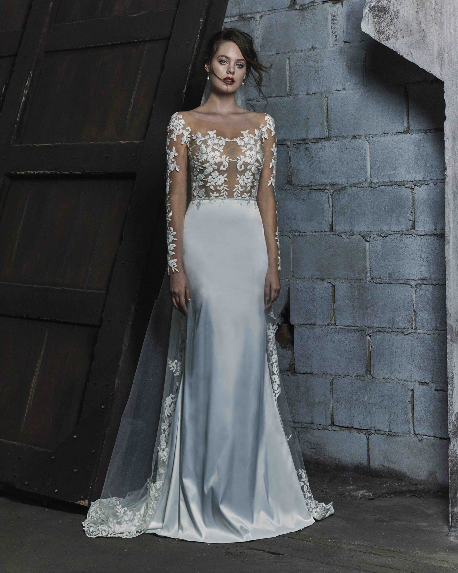 Elbeth Gillis D8418 Talya Front 1 - Elbeth Gillis - Luxuriously handcrafted couture wedding dresses, creating soft, feminine modern bridal wear Elbeth Gillis D8418 Talya Front 1