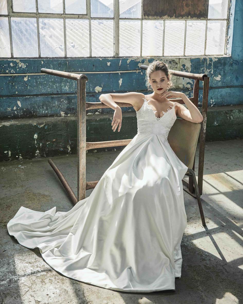 Elbeth Gillis D8718 Karla Front 1 - Elbeth Gillis - Luxuriously handcrafted couture wedding dresses, creating soft, feminine modern bridal wear Elbeth Gillis D8718 Karla Front 1