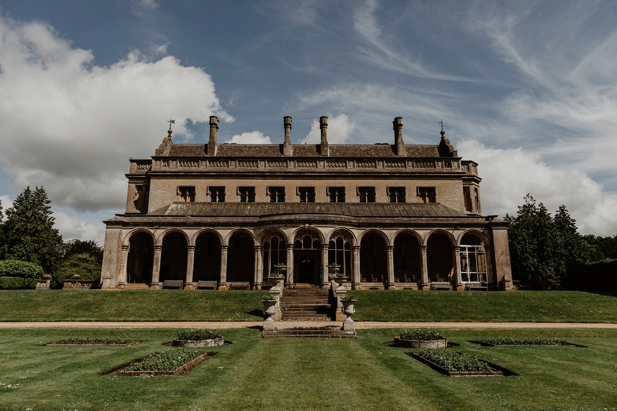 08 Jenny Packham glamour for a country house wedding at Grittleton House. Photography by Benjamin Stuart Wheeler