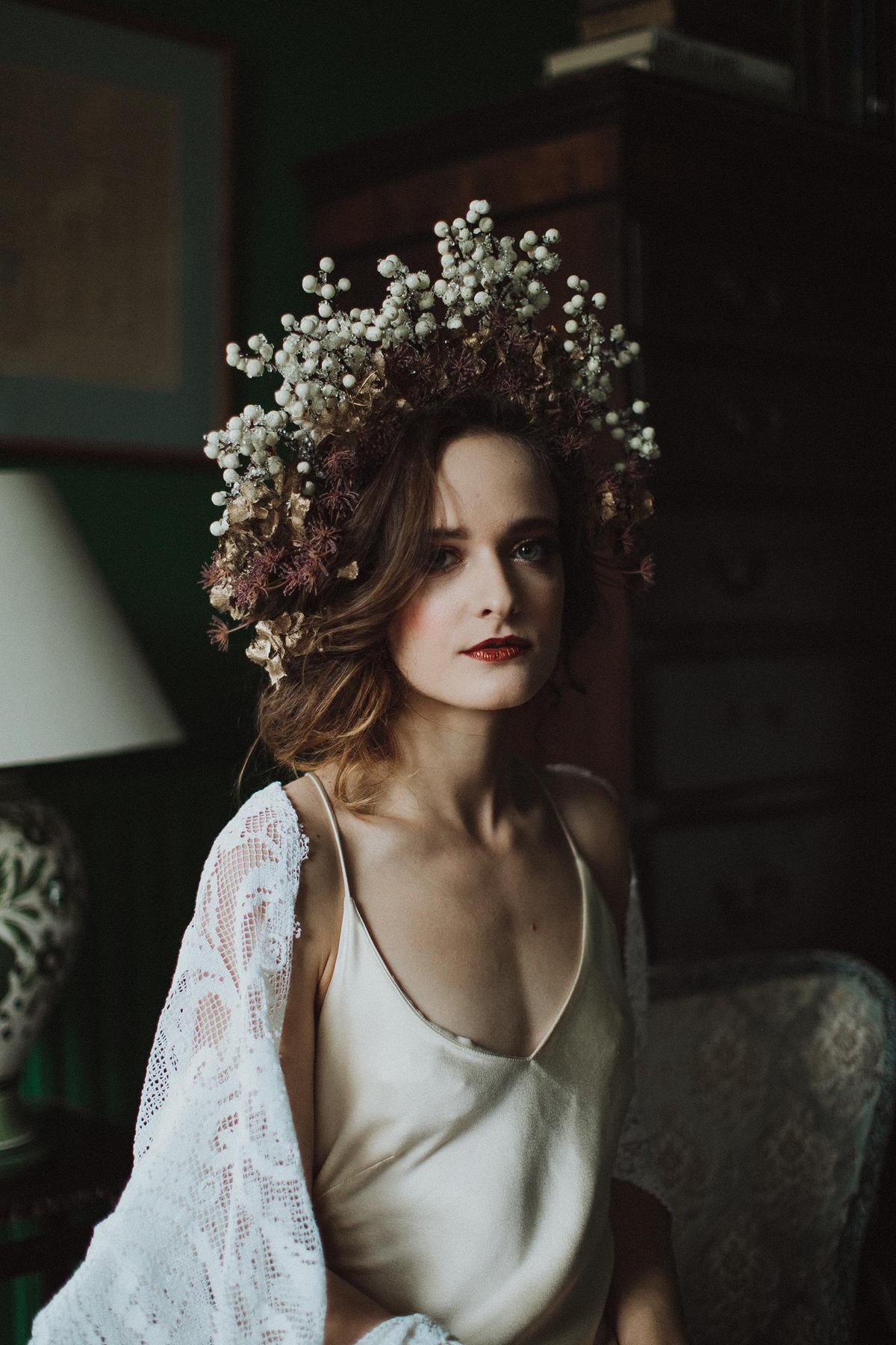 13 Serene and enchanting Autumnal bridal fairytale