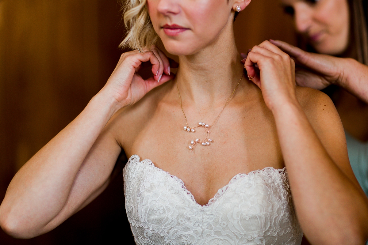 14 An Essence of Australia gown for an Oxfordshire barn wedding - An Essense of Australia Gown for a Bride with Short Hair and her Rustic Oxfordshire Barn Wedding 14 An Essence of Australia gown for an Oxfordshire barn wedding