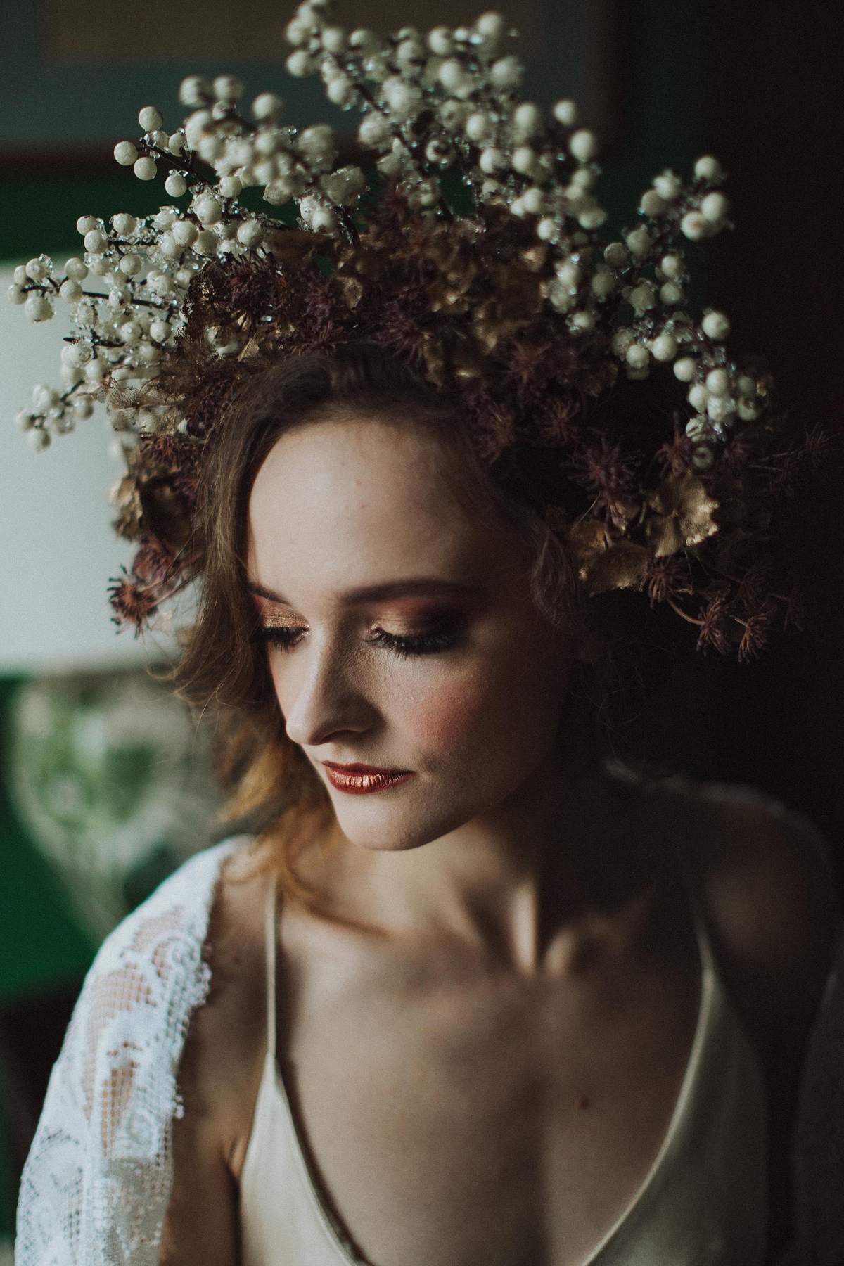 14 Serene and enchanting Autumnal bridal fairytale