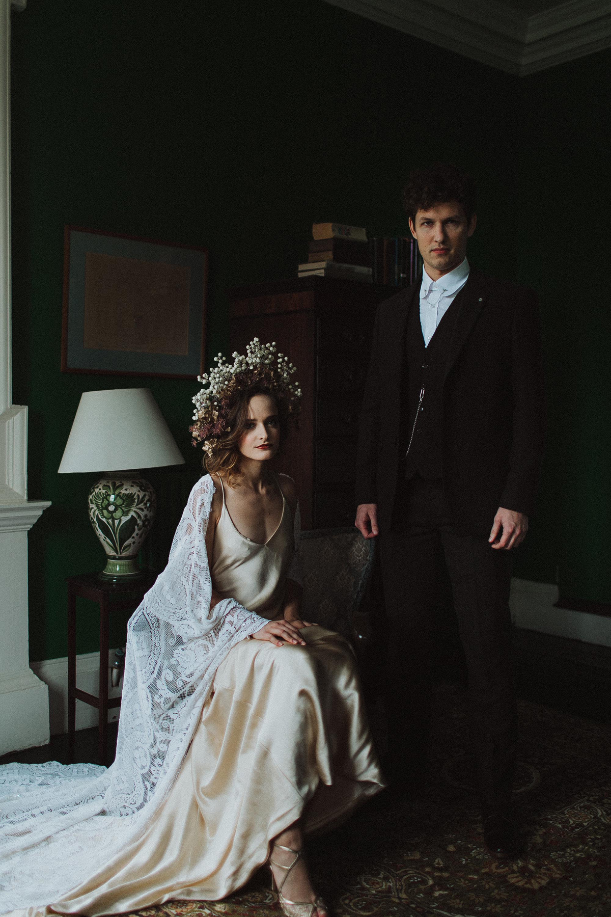 16 Serene and enchanting Autumnal bridal fairytale