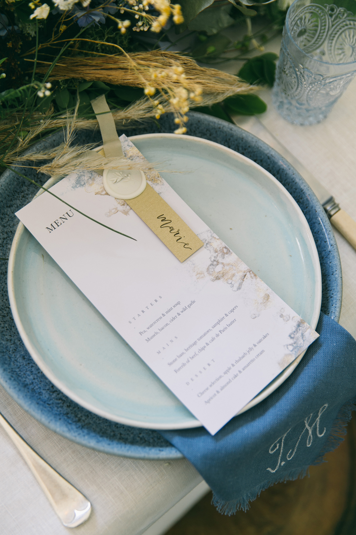 17 Seashore and coastal inspired wedding table setting ideas by stylist Nancy Straughan